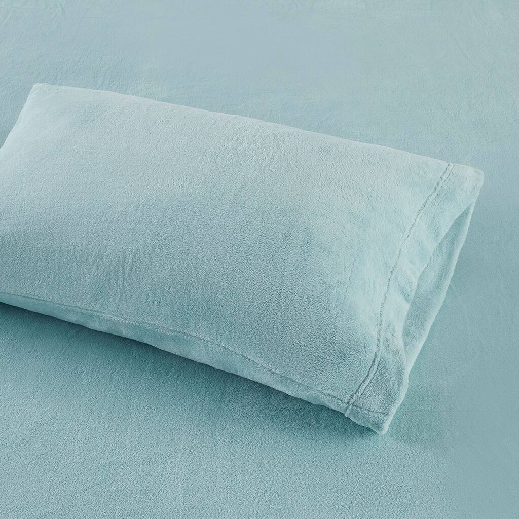 Alt View 2. Gracie Mills - Gracie Mills Dashiell Micro Plush Sheet Set - Aqua.