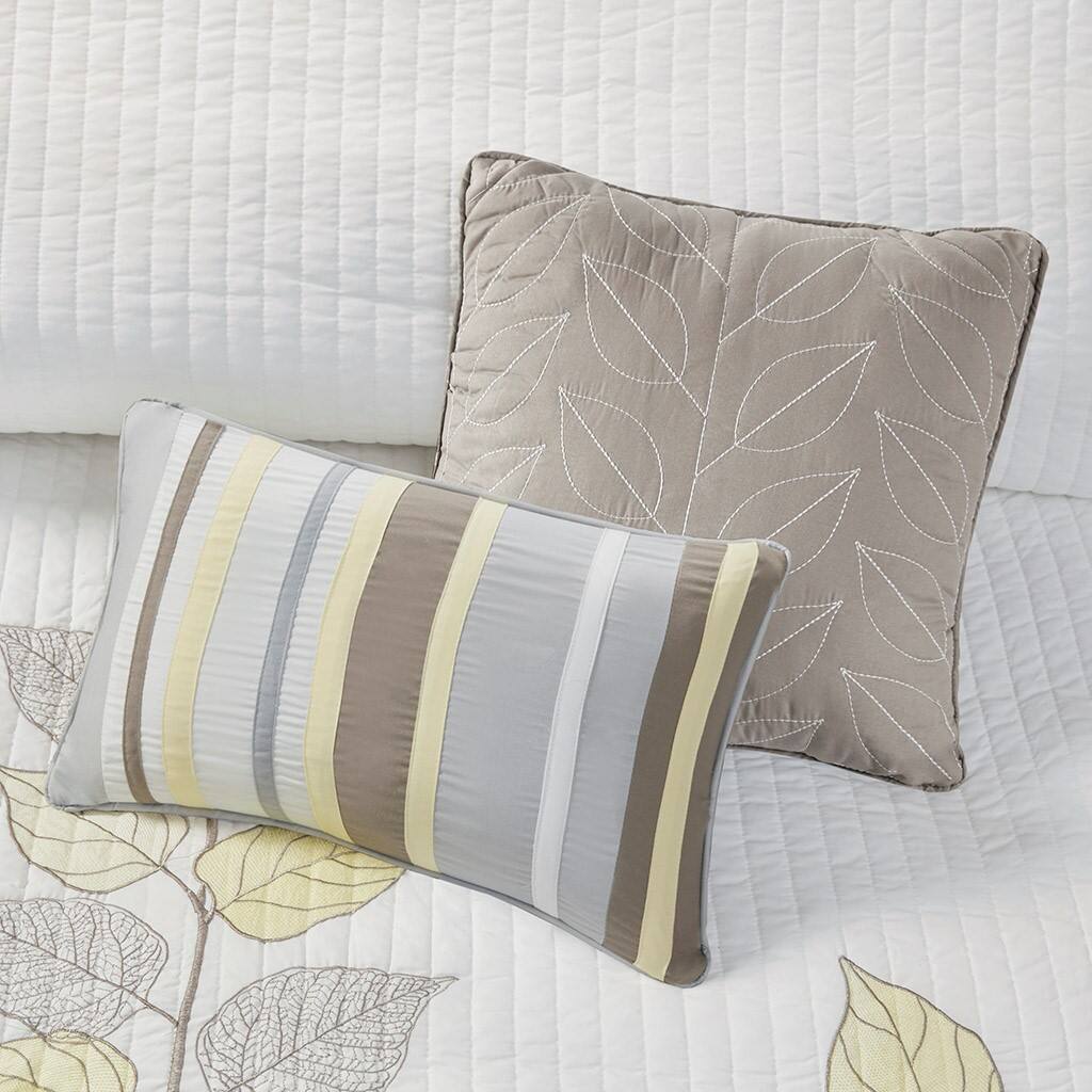 Alt View 2. Gracie Mills - Gracie Mills Forest 6-Piece Embroidered Quilt Set with Throw Pillows - Yellow.