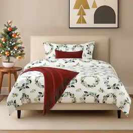 CGK Linens - Luxury Soft Premium Christmas Duvet Cover Set - Zipper Closure & Matching Pillow Shams - Wreaths