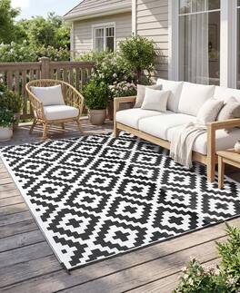 Sugift - Outdoor Mat Rug 5-ft x 8-ft Waterproof Reversible Polypropylene For Patio Porch Deck RV Camping - Black & White