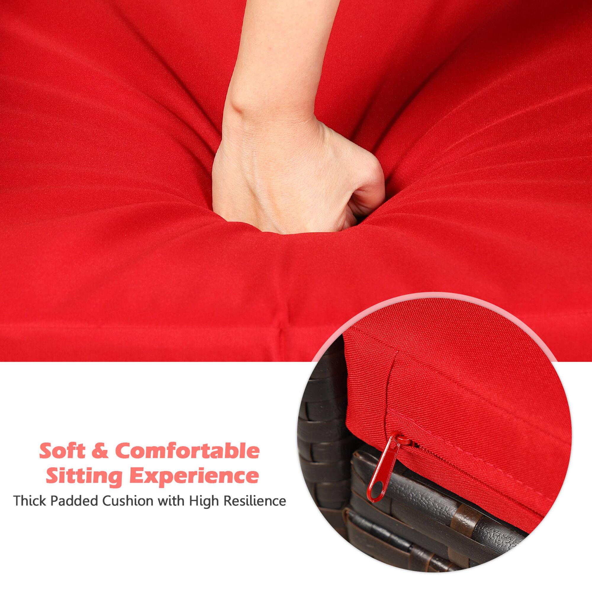 Soft & Comfortable Sitting Experience  
Thick Padded Cushion with High Resilience