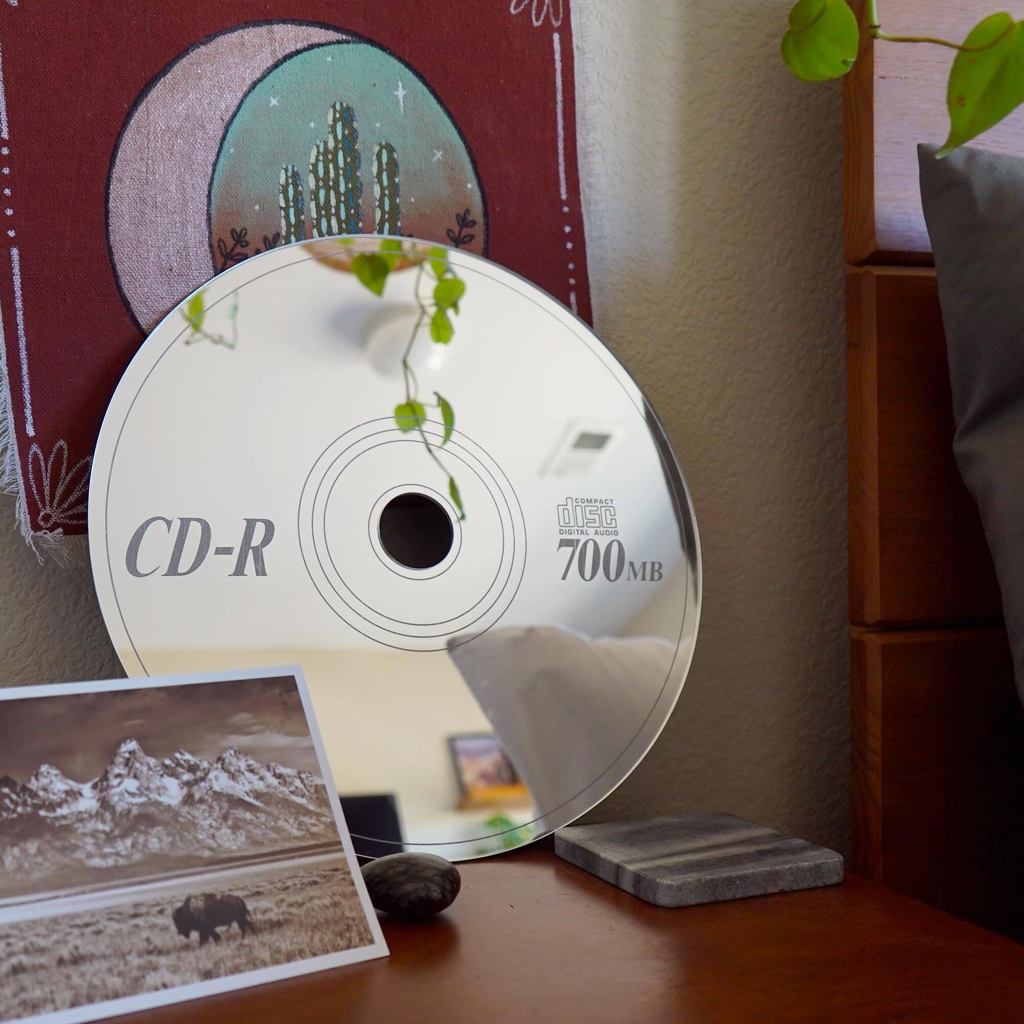 CD-R  
700 MB  
COMPACT DISC  
DIGITAL AUDIO