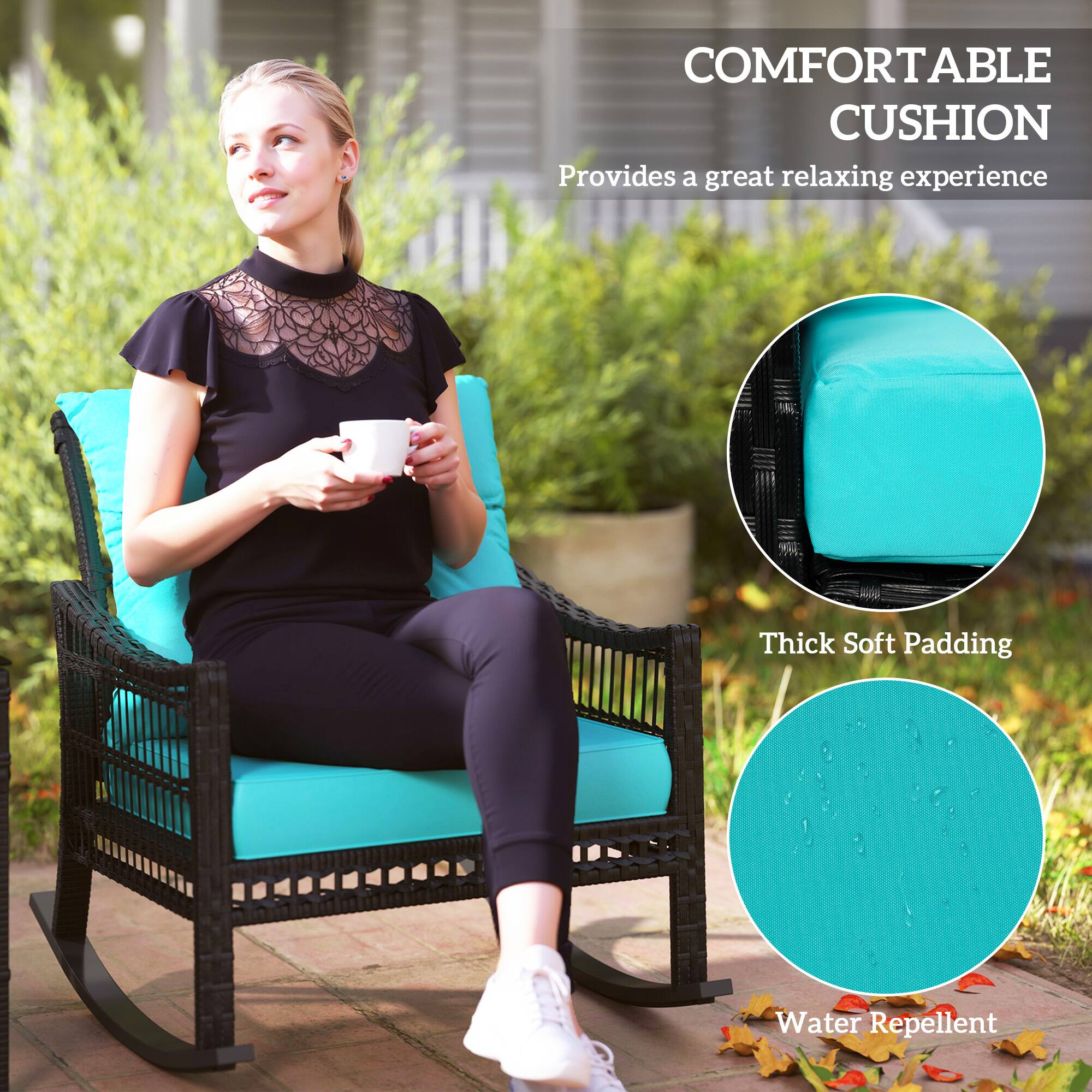 COMFORTABLE CUSHION  
Provides a great relaxing experience  
Thick Soft Padding  
Water Repellent