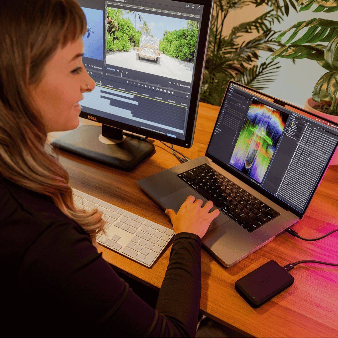 Angle. Glyph - Glyph Atom PRO External NVMe 1TB Black SSD V2 with Thunderbolt 3 Connectivity.