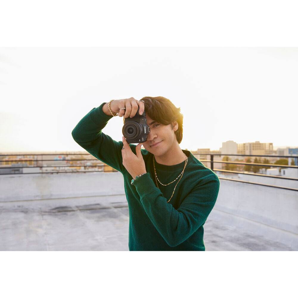 Alt View 4. Canon - Canon EOS R8 Mirrorless Camera + 64GB Card + Bag + Charger + Battery + More (International Version).