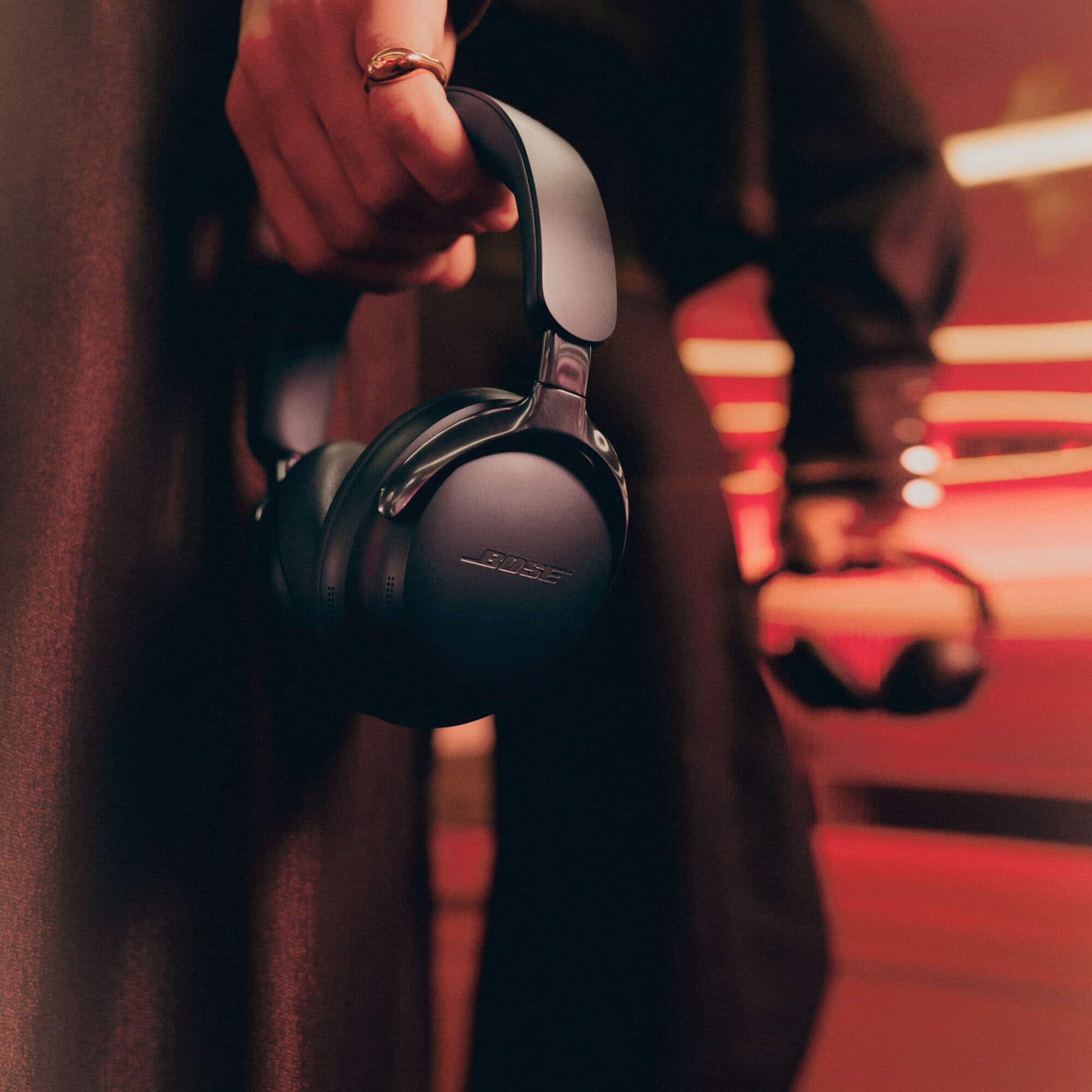 Alt View 5. Bose - QuietComfort Ultra Headphones (2nd Gen) - Black.