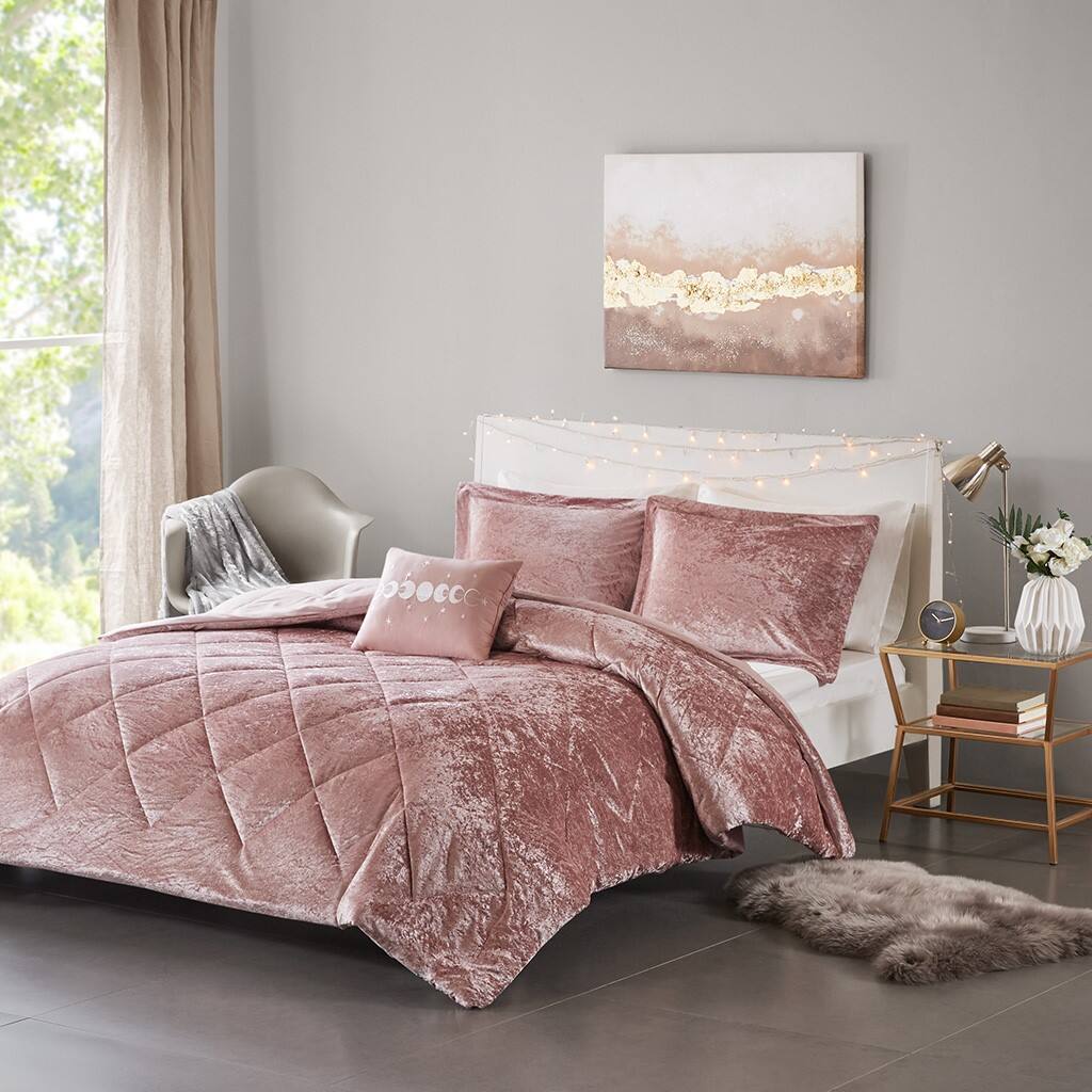 Alt View 1. Gracie Mills - Gracie Mills Andrea Duvet Cover Set with Throw Pillow - Blush.