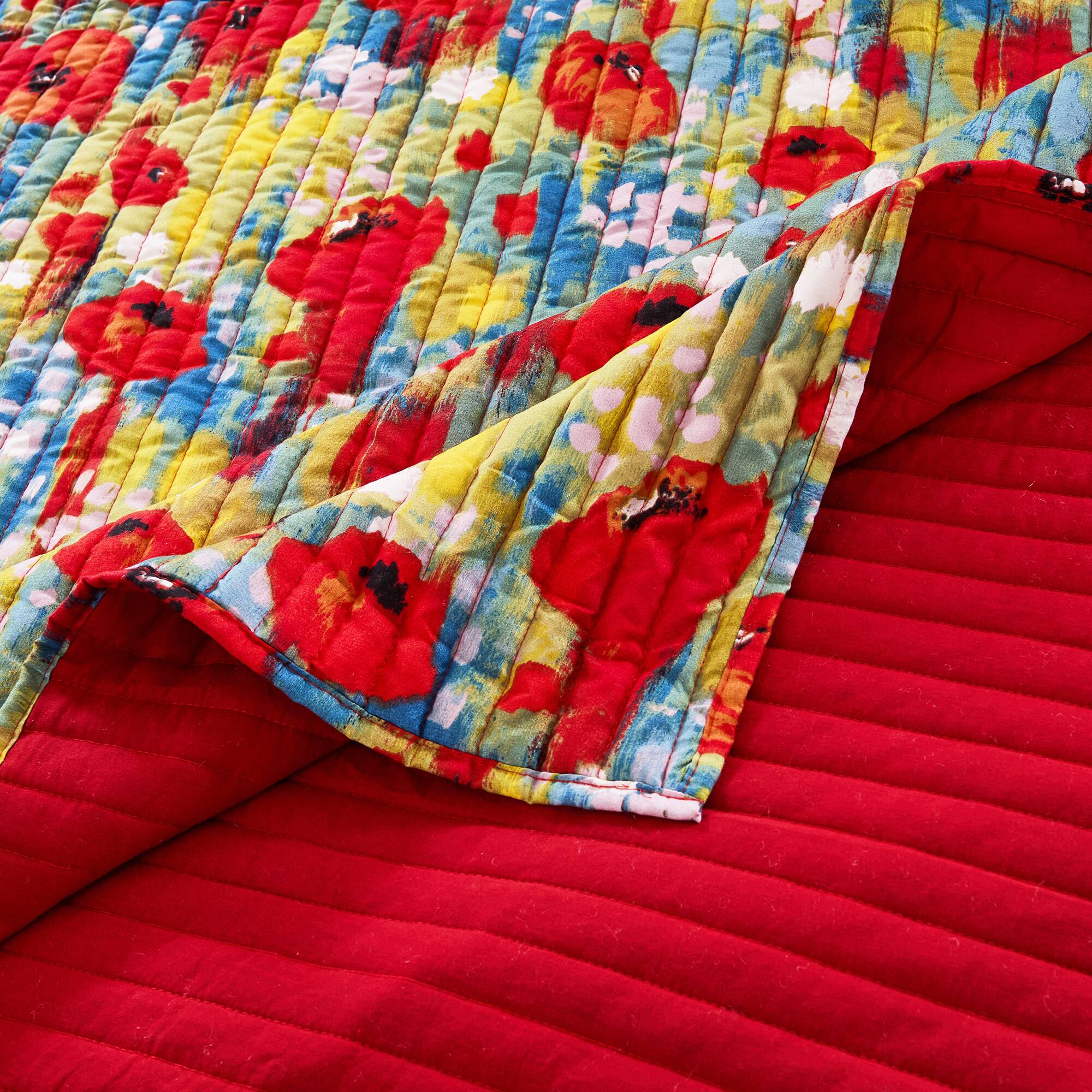 Back. BreeBe - Poppies Throw - Red.