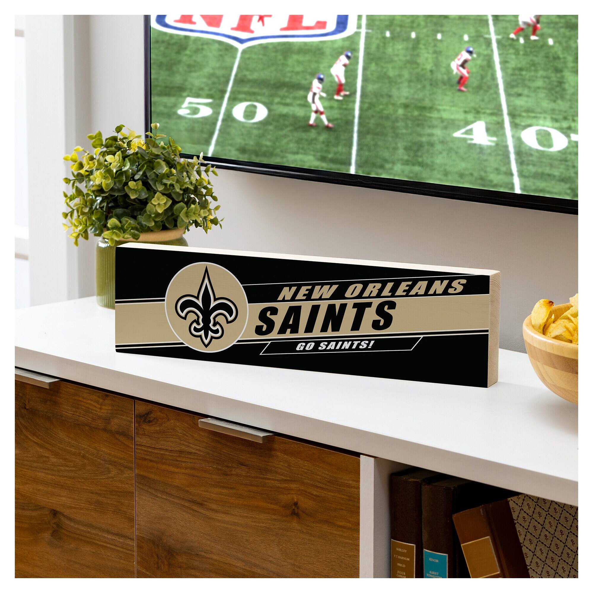NEW ORLEANS  
SAINTS  
GO SAINTS!