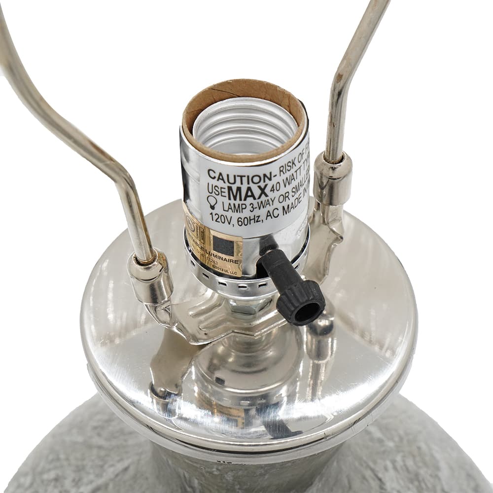 CAUTION - RISK OF FIRE  
USE MAX 40 WATT LAMP  
3-WAY OR SMALL  
120V, 60Hz, AC MADE IN  
ITALY  
LUMINAIRE