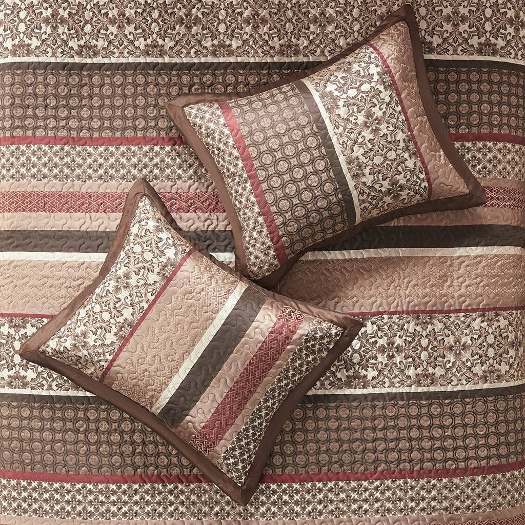 Alt View 3. Gracie Mills - Gracie Mills Irmgard 5-Piece Reversible Jacquard Bedspread Set - Red.