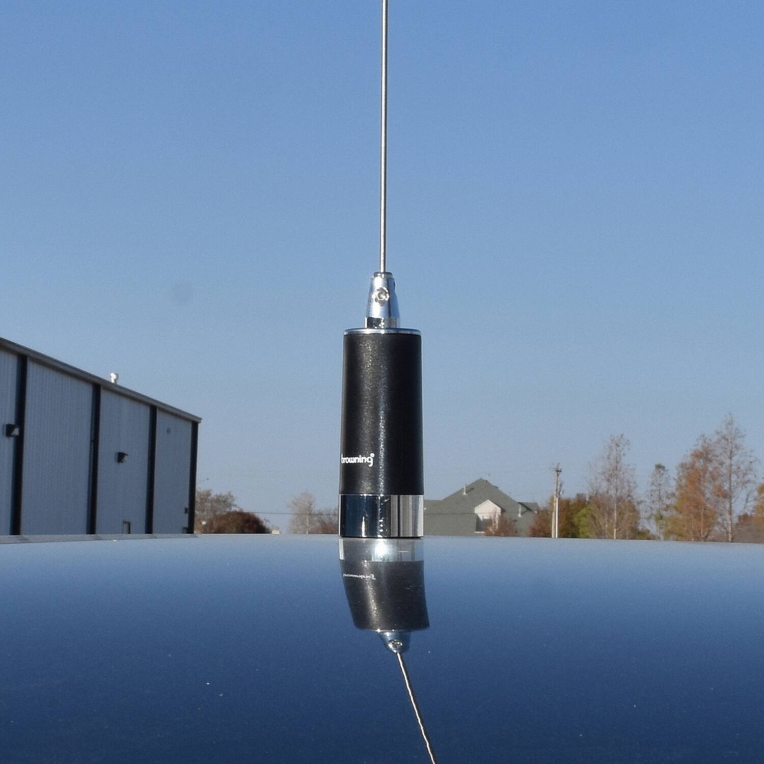 Left. Browning - Browning Br-140 200-watt Low-band 26.5 Mhz To 30 Mhz Unity-gain Uhf Antenna With Nmo Mounting (silver Base) - Black.