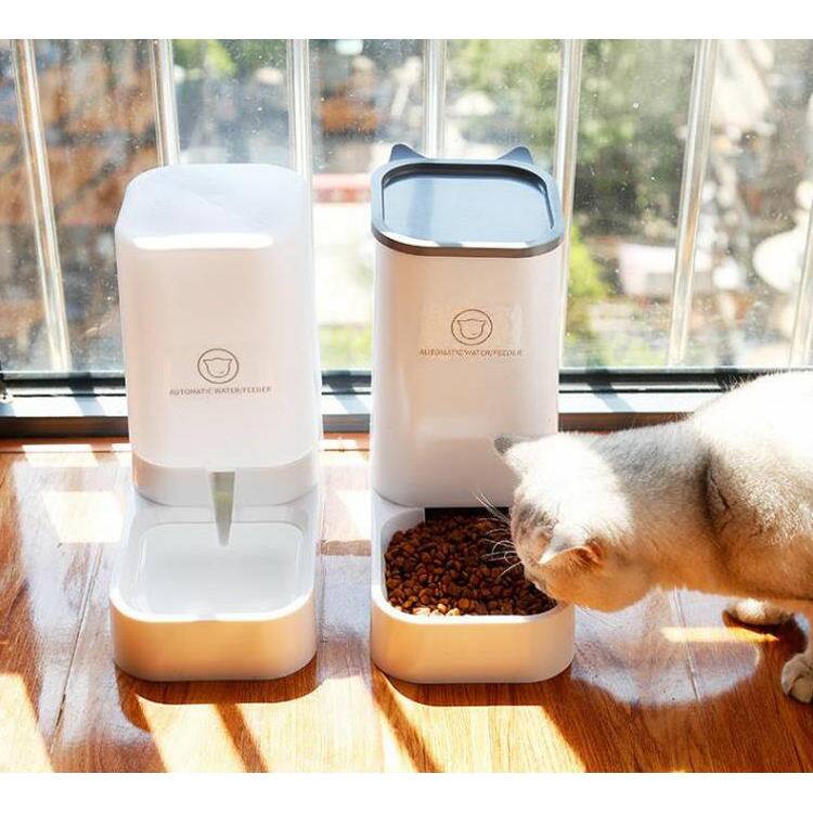 AUTOMATIC WATER FEEDER  
AUTOMATIC WATER FEEDER