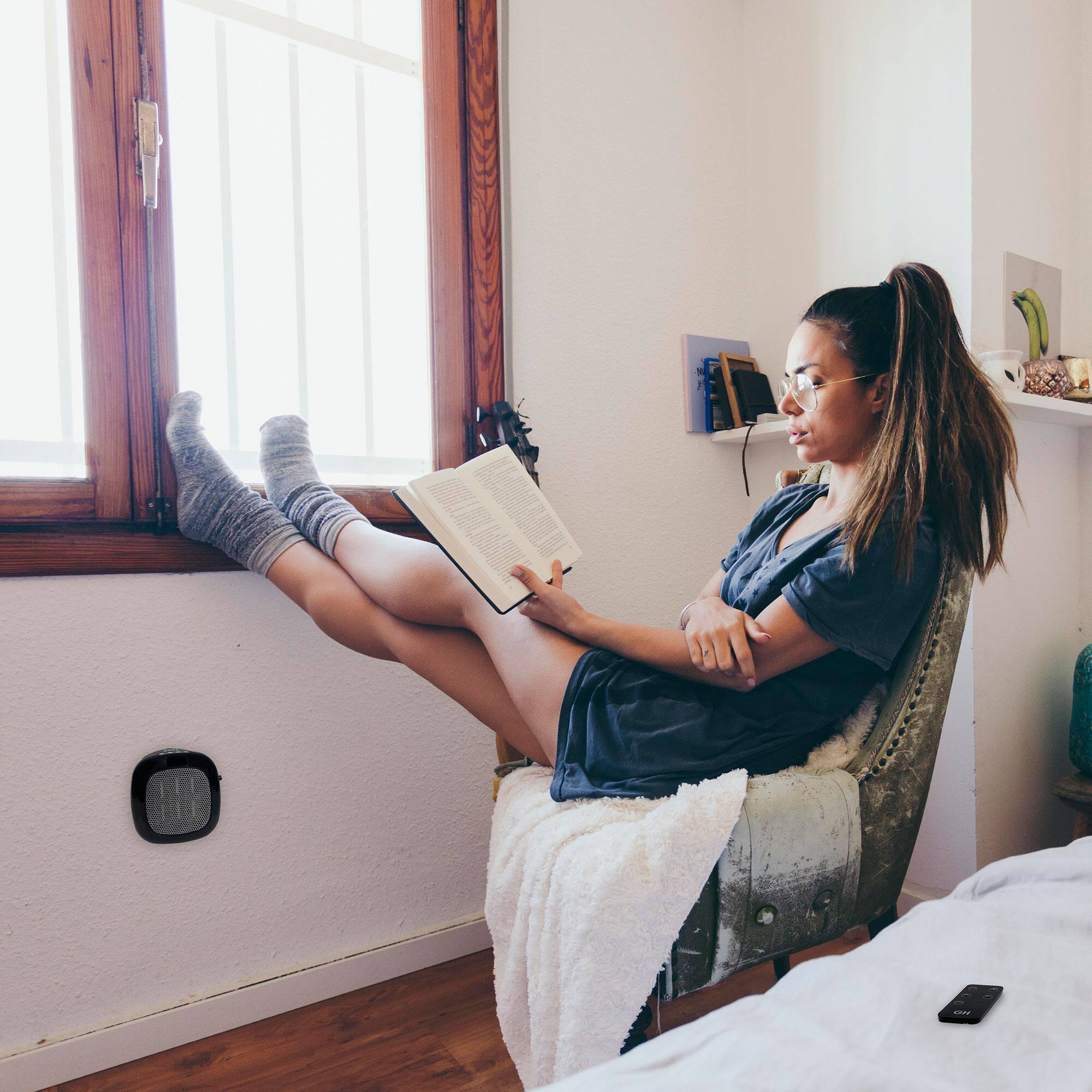 Alt View 4. Good Housekeeping - Good Housekeeping Wall-Mount Indoor Mini Space Heater w/ Thermostat, 750W, Black - White.