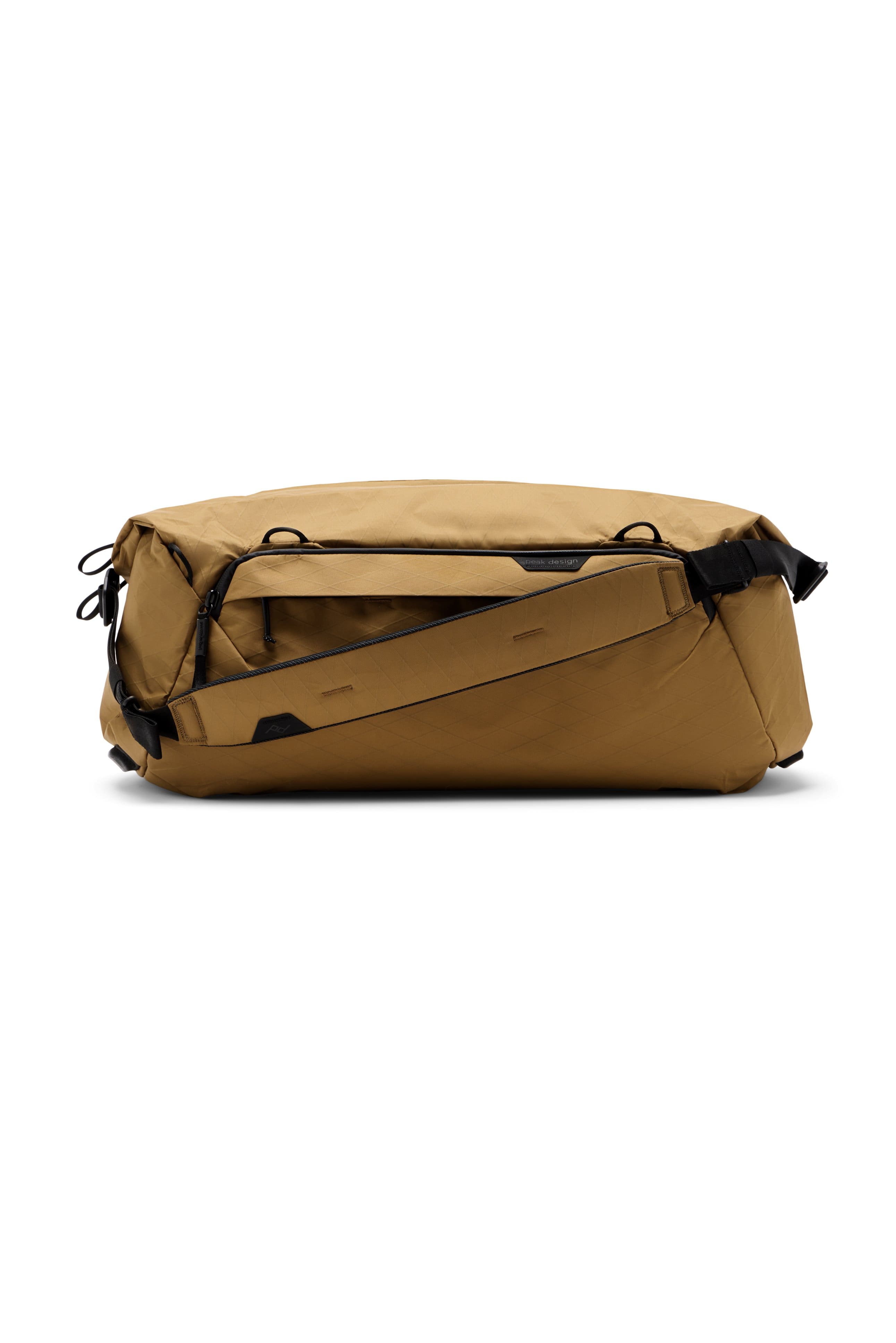 Left. Peak Design - Travel Duffel 35L - Coyote.
