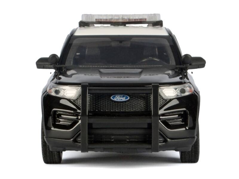 Alt View 2. Motormax - 2022 Ford Police Interceptor Utility Black and White "LAPD" w/Light Bar and Lights and Sounds 1/24 Model Car by Motormax.