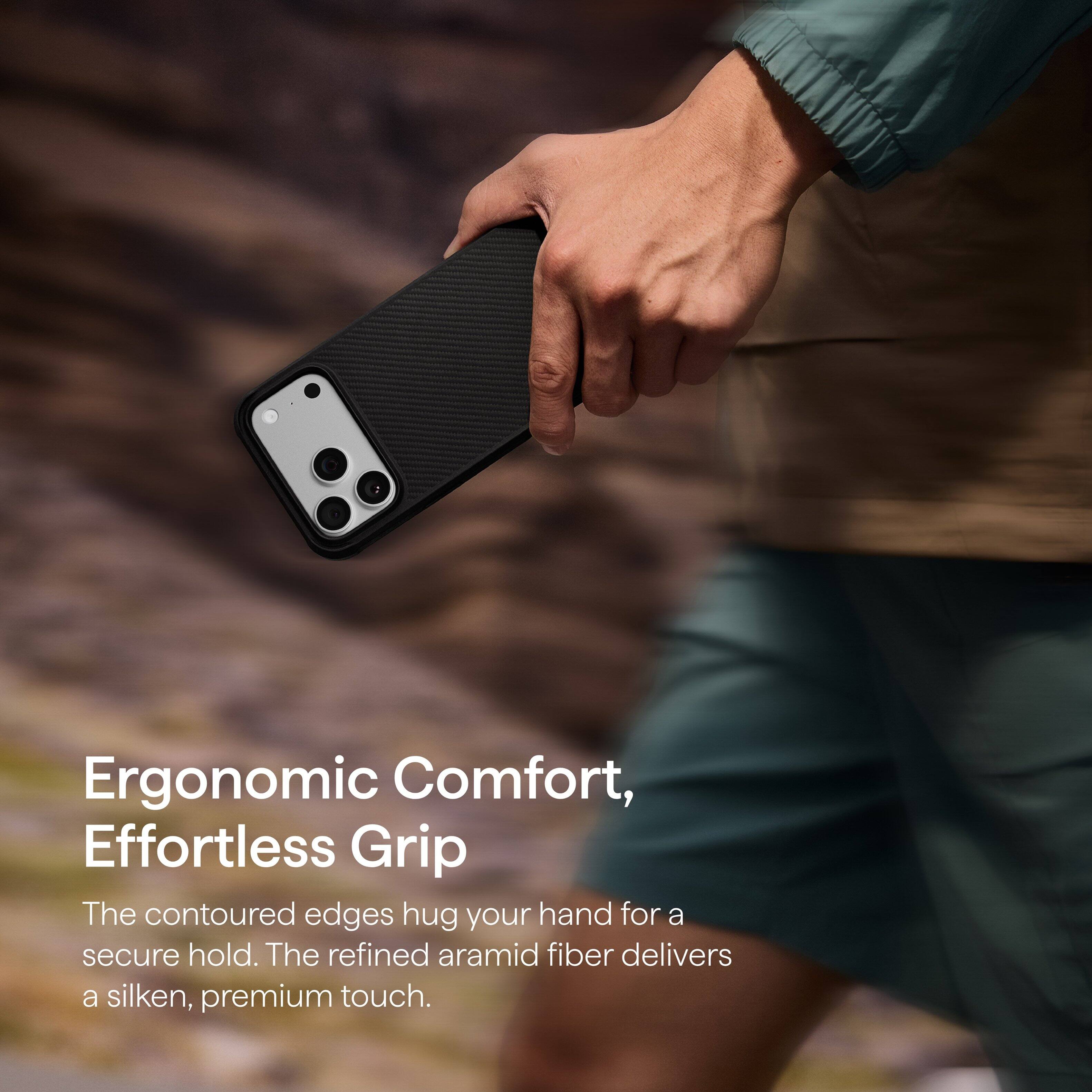 Ergonomic Comfort, Effortless Grip

The contoured edges hug your hand for a secure hold. The refined aramid fiber delivers a silken, premium touch.