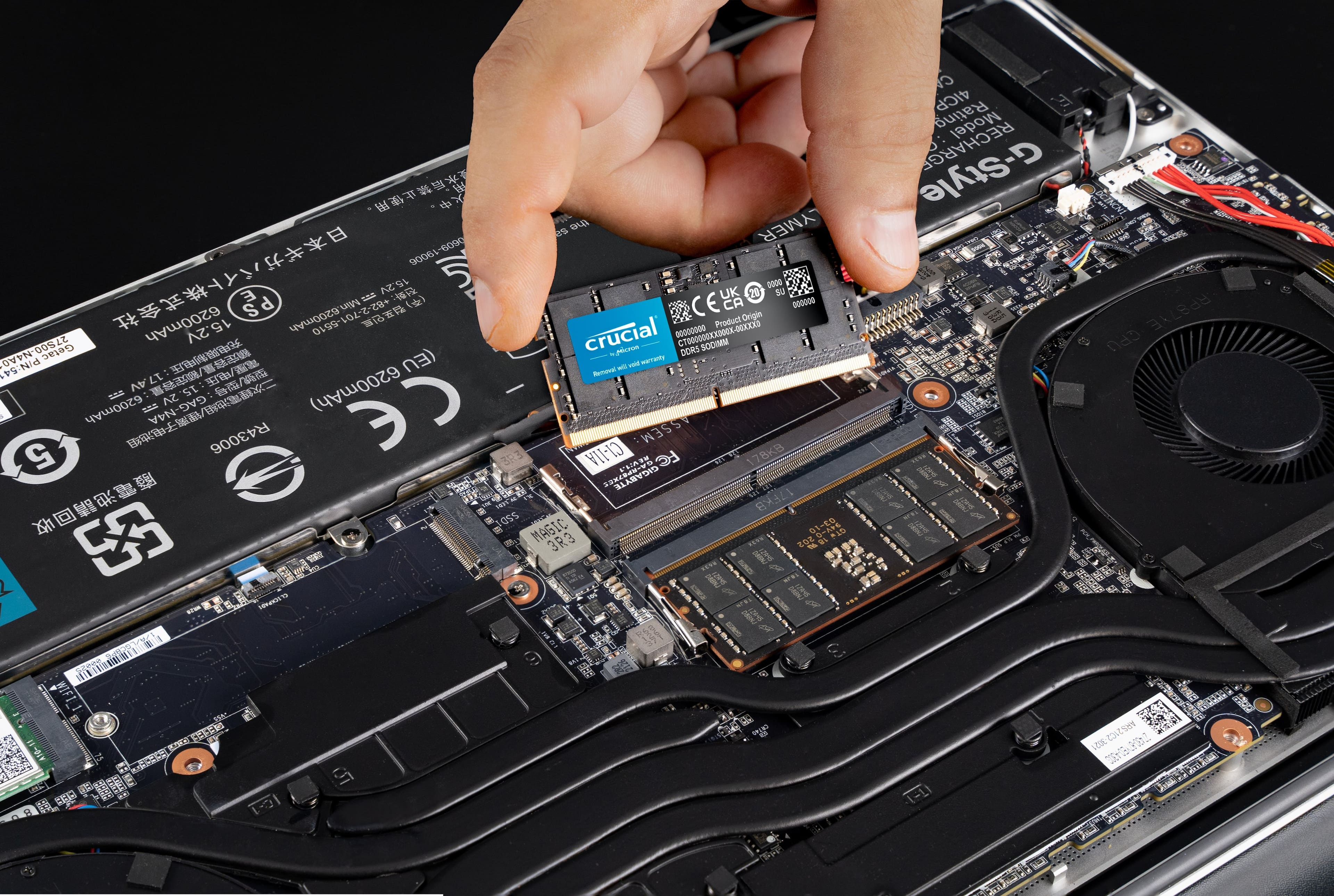 The largest text reads "Crucial." The following text has been cleaned up to read: "Crucial 00000000 0000DK SODIMM CPU 27500-N4A0 Getac Po DORS P/N:54 / 17.4V LT 6200mAh / - GAG-N4A 15 6200mAh."