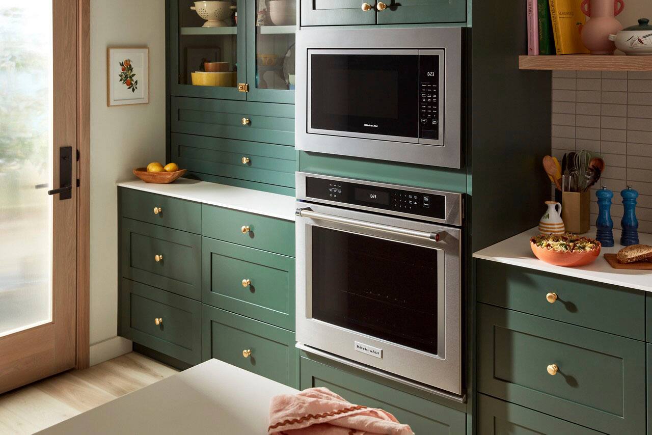 The text on the image reads "Microwave oven 15.8 cu. ft. 158 a = Kitchen aid."