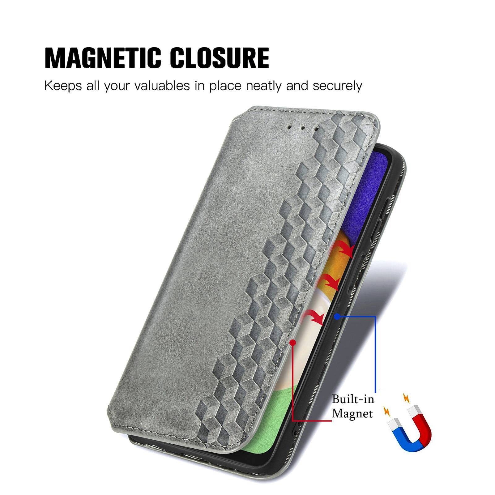 MAGNETIC CLOSURE  
Keeps all your valuables in place neatly and securely  
Built-in Magnet