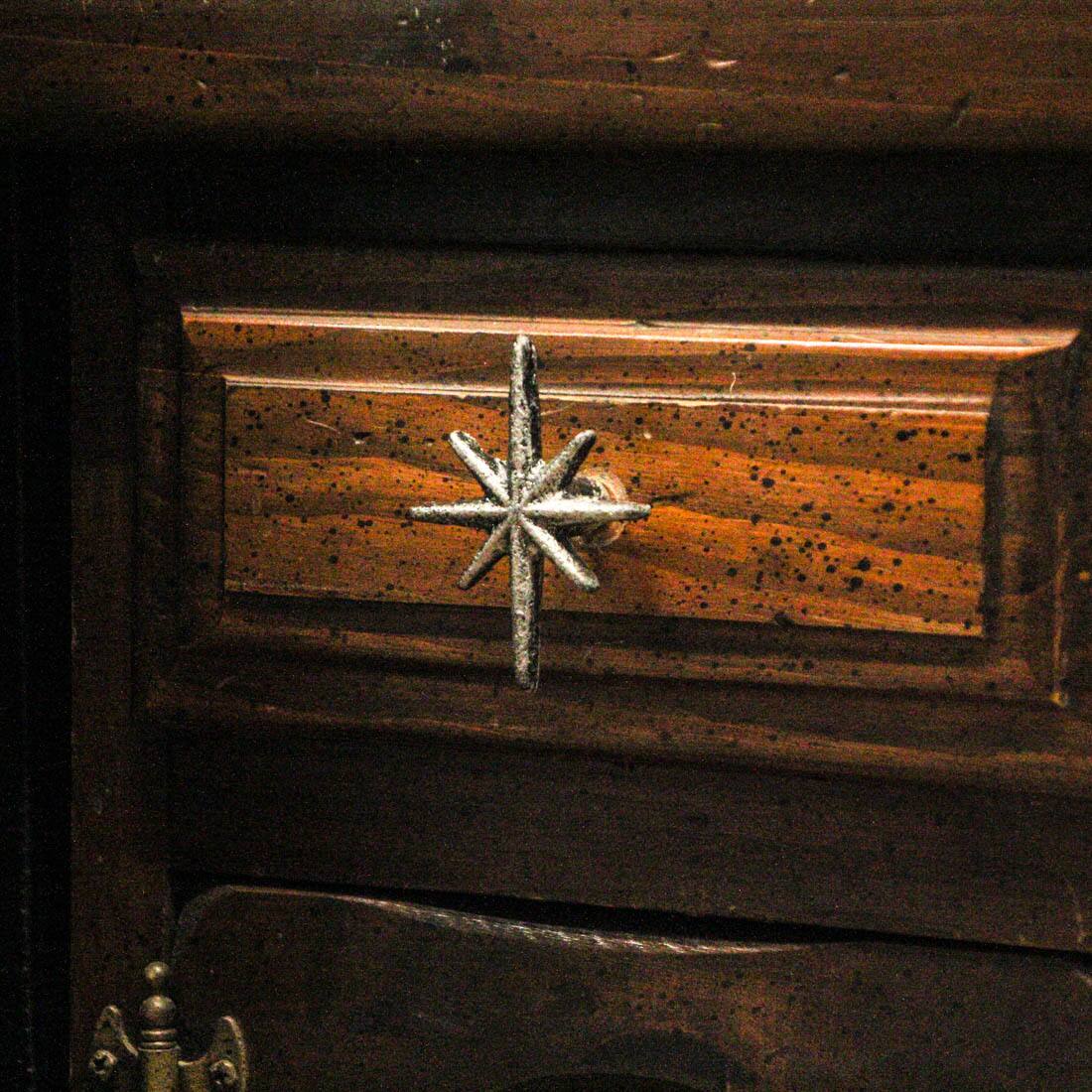 Alt View 3. Zeckos - Set of 6 Antique Silver Finish Mid Century Modern Starburst Drawer Pulls Knobs - Silver.