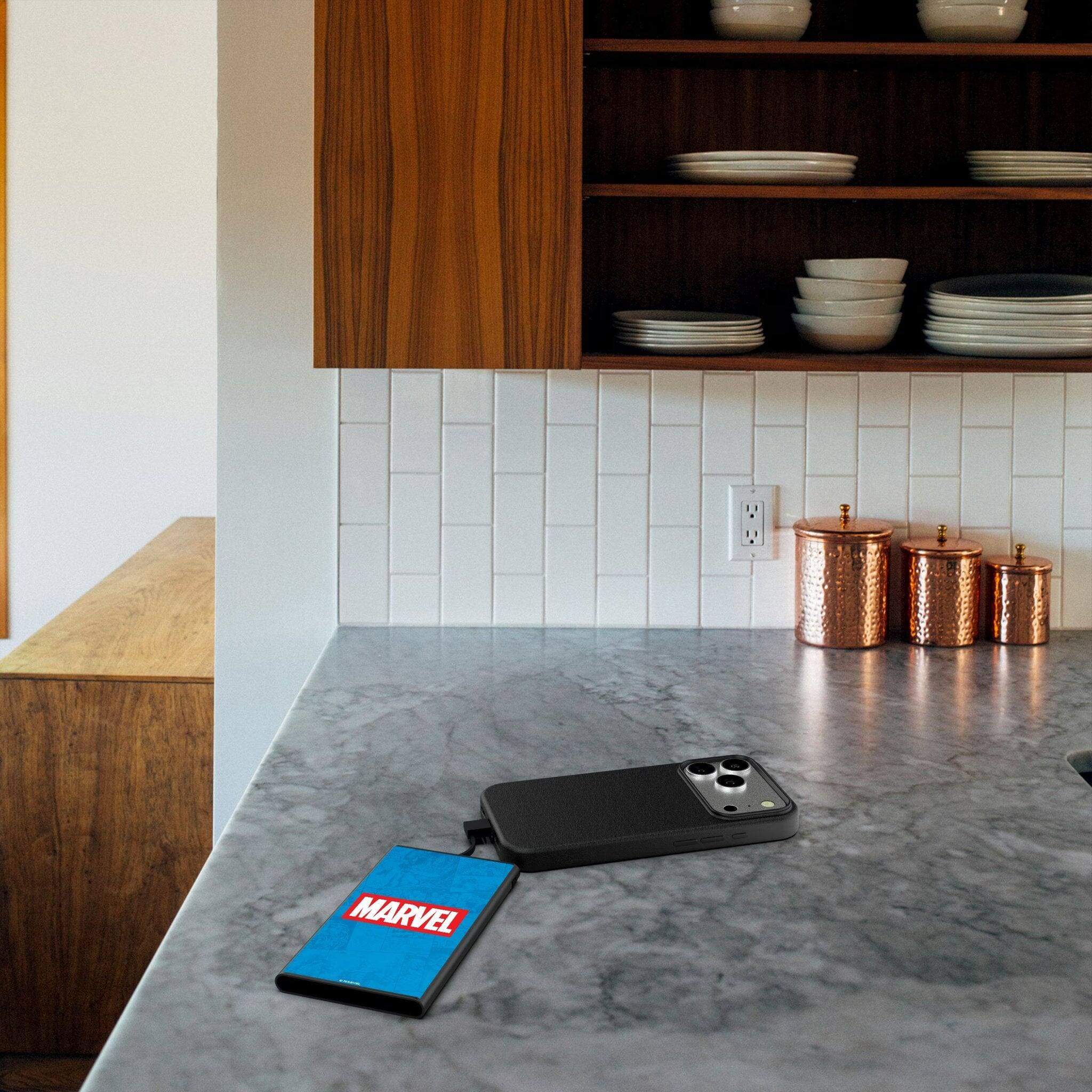 Back. Keyscaper - Marvel Logo 5000mAh Flat Powerbank - Marvel.