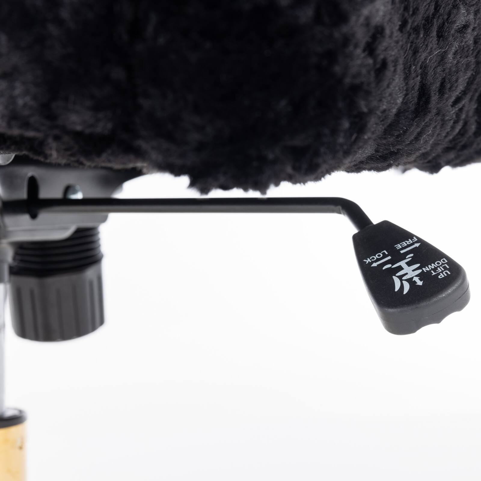 LOCK  
BEFORE  
USE  
DO NOT  
LIFT  
UP