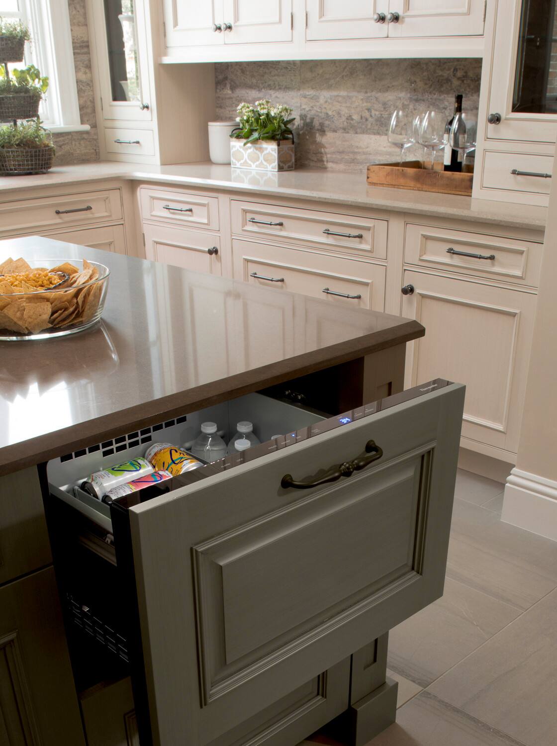 Thermador 5.0 Cu. Ft. BuiltIn Mini Fridge Custom Panel Ready