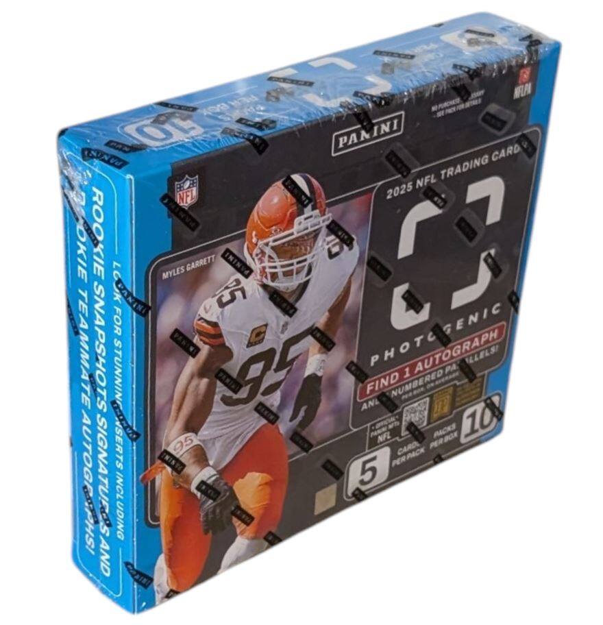 MFLPA 08 PER Ma 10 PANINI CARD TRADING NFL NFL 2025 NNVA OKIE ROOKIE 27 MYLES GARRETT PANINI PANINI 75 FOR GENIC TEAMMATE SNAPSHOTS STUNNING 9 ANL FIND PHOTO NUMBERED 1 AUTOGRAPH OOCAN UP PA LLELSI NFL PACKS BOX 10 INSERTS 95 CARD PER PACK PER AUTOGRAPHS SIGNATURES INCLUDING AND

PANINI  
2025 NFL TRADING CARD  
ROOKIE TEAMMATE SNAPSHOTS  
PHOTOGENIC  
FIND 1 AUTOGRAPH  
10 PACKS PER BOX  
5 CARDS PER PACK  
INCLUDES AUTOGRAPHS AND SIGNATURES  
MYLES GARRETT