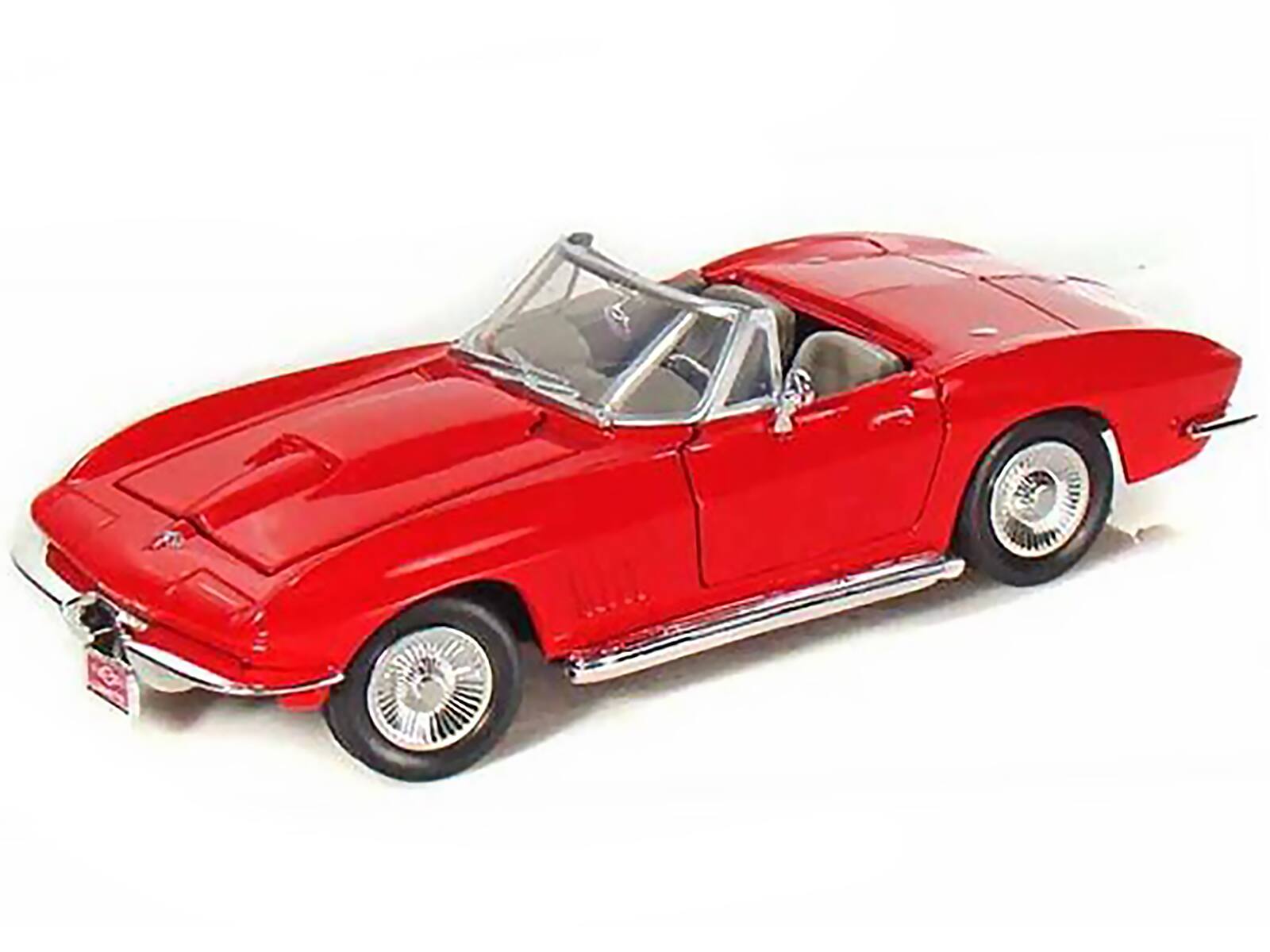 Alt View 1. Motormax - 1967 Chevrolet Corvette Convertible Red 1/24 Diecast Model Car by Motormax.