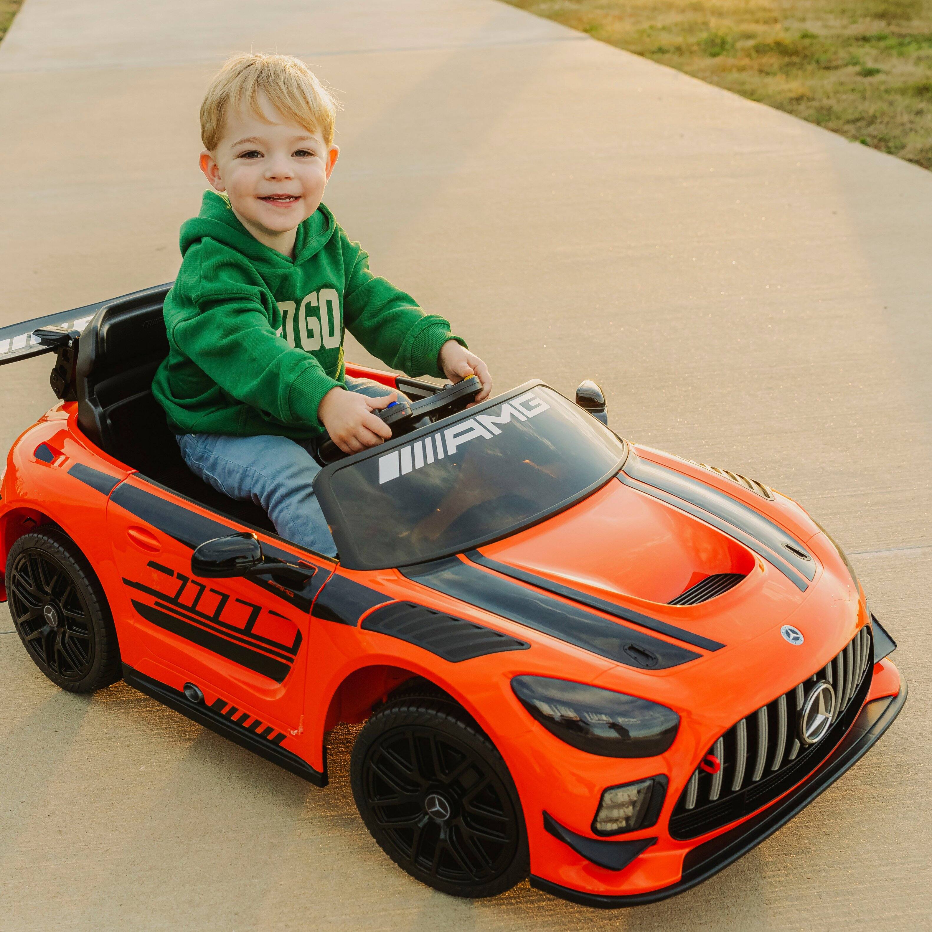 The text on the image reads "7GD AMG 2".