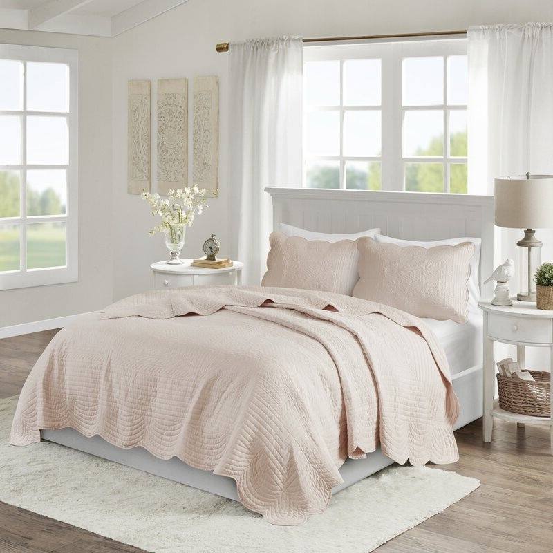 Angle. Hivvago - King Size 3 Piece Reversible Scalloped Edges Microfiber Quilt Set in Blush - Blush.