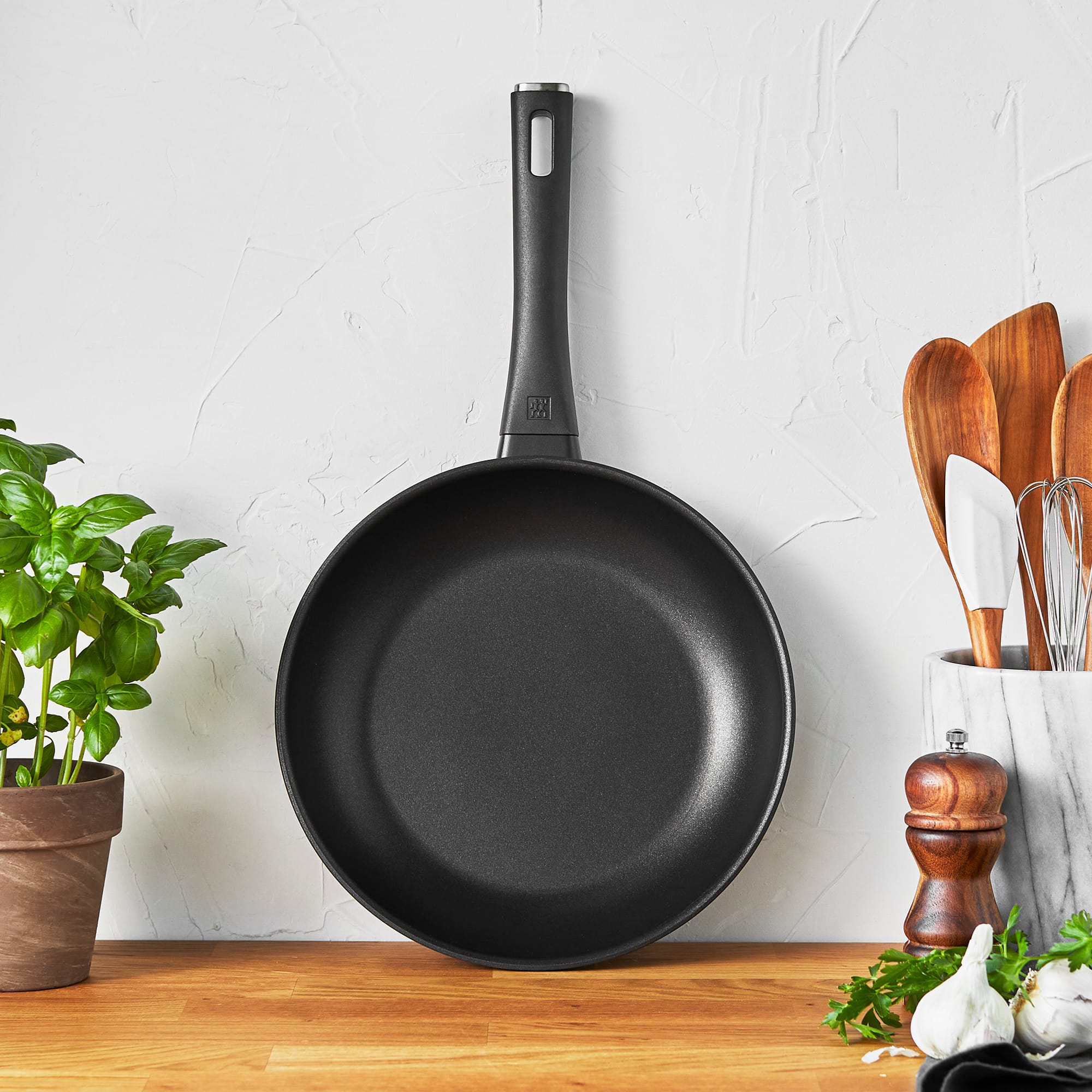 ZWILLING Madura Plus Forged 8-inch Nonstick Fry Pan