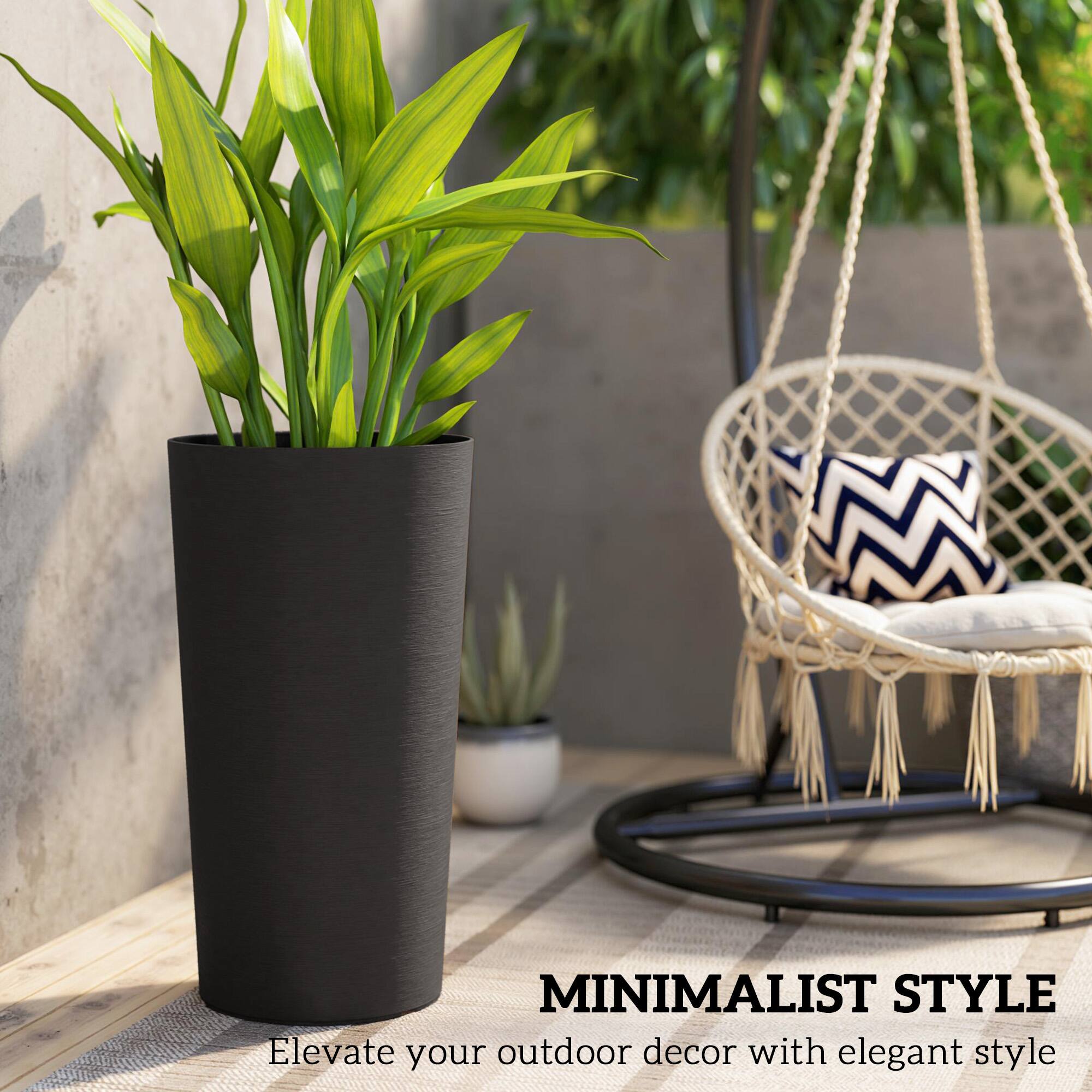 MINIMALIST STYLE  
Elevate your outdoor decor with elegant style