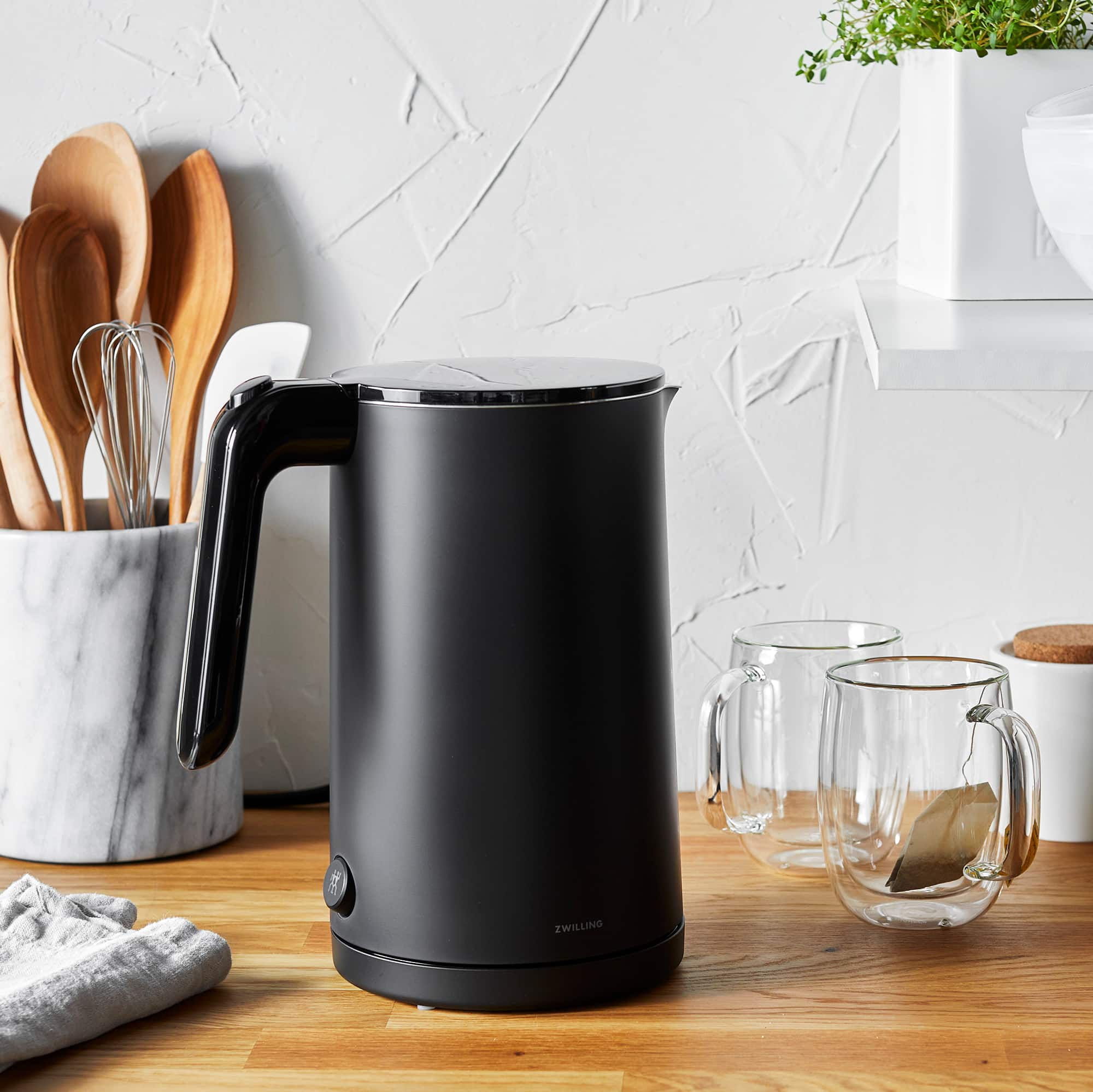 ZWILLING Enfinigy Cool Touch 1-Liter Electric Kettle, Cordless Tea ...