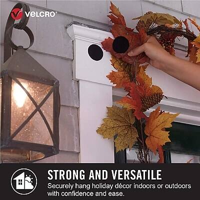 VELCRO® STRONG AND VERSATILE  
Securely hang holiday décor indoors or outdoors with confidence and ease.