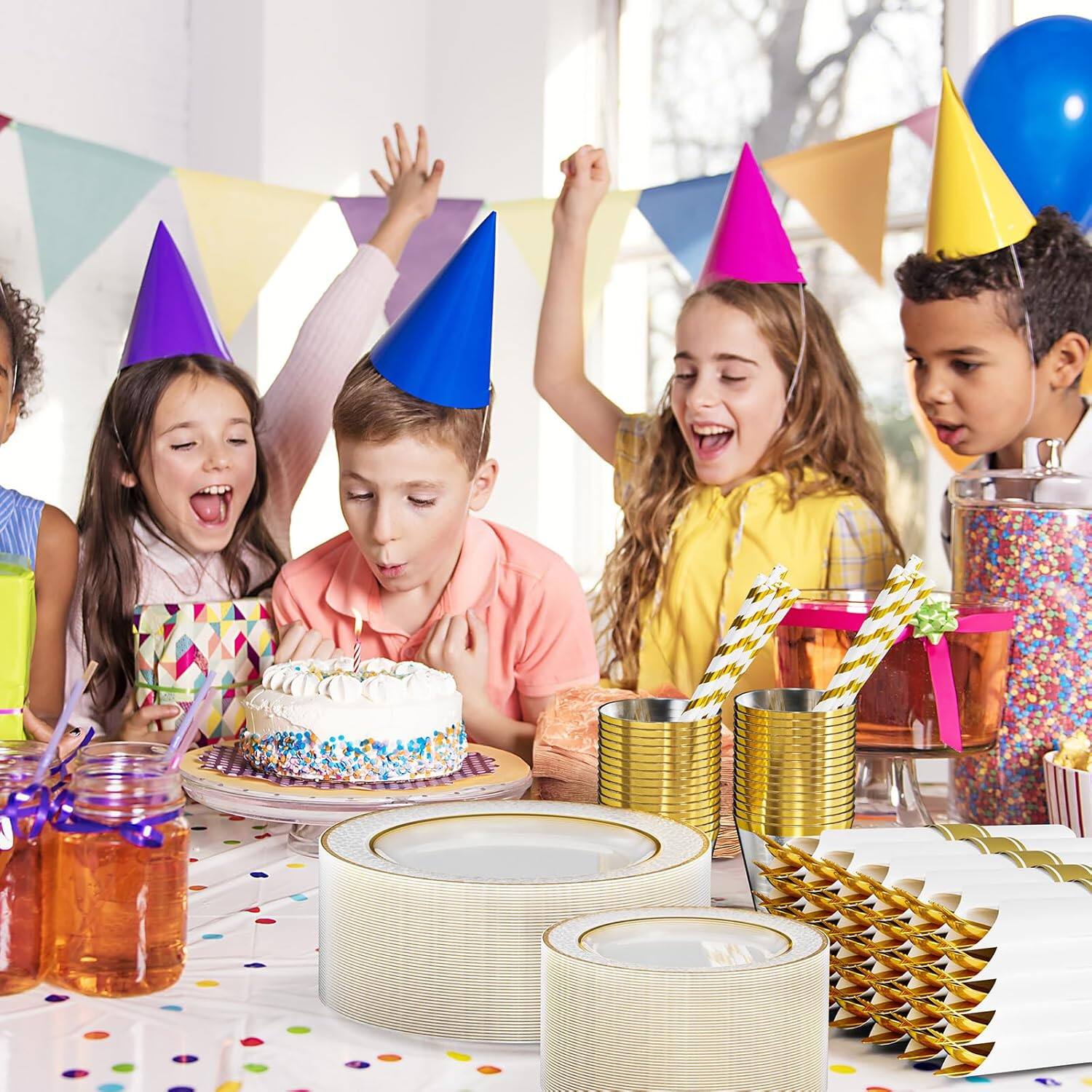 Alt View 5. Winado - 400 Piece Disposable Dinnerware Set with Plates, Cups, Napkins & Cutlery for 50 Guests, Clear Plastic Plates for Party - Gold.