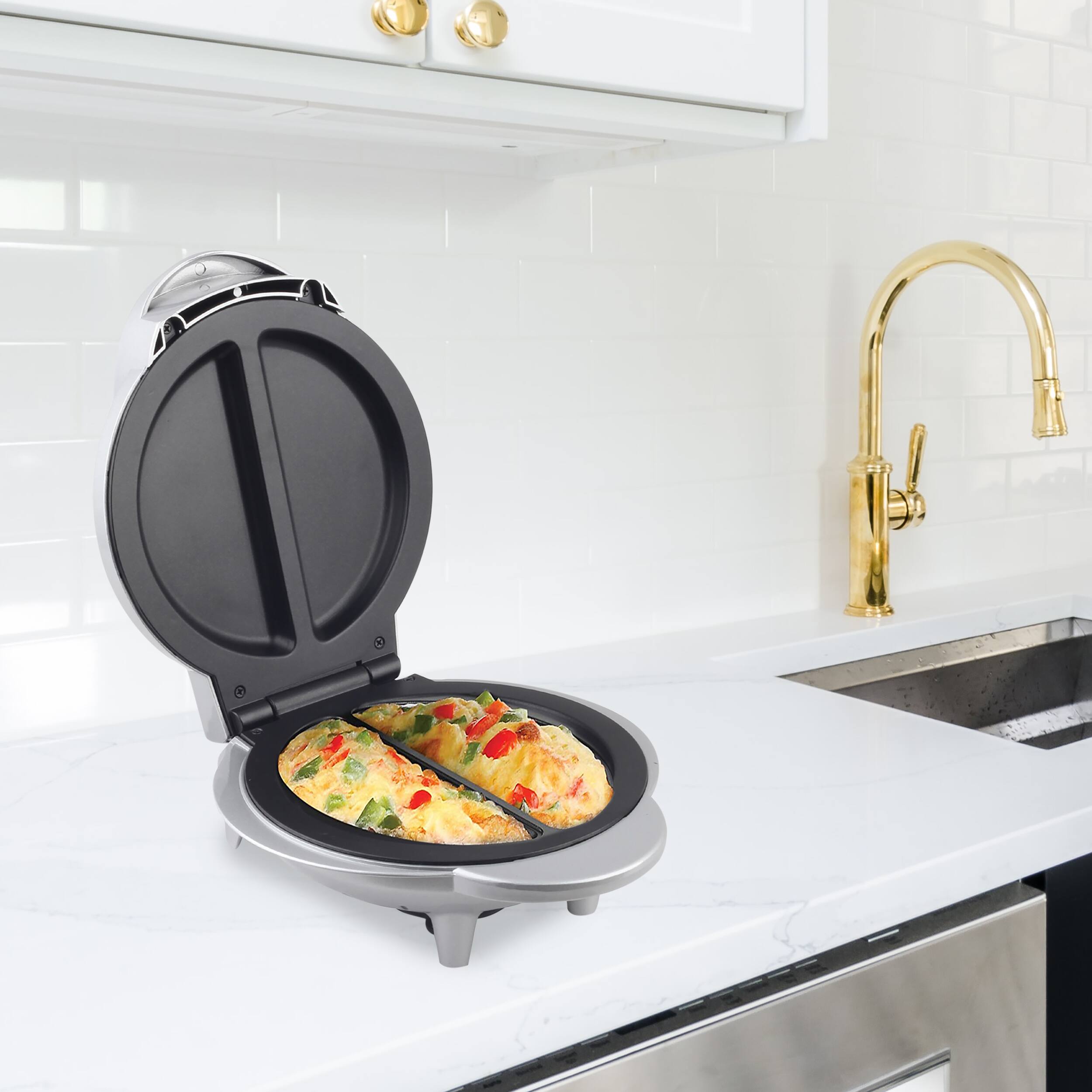 Alt View 1. Brentwood - Brentwood Nonstick Electric Omelet Maker in Silver - Silver.