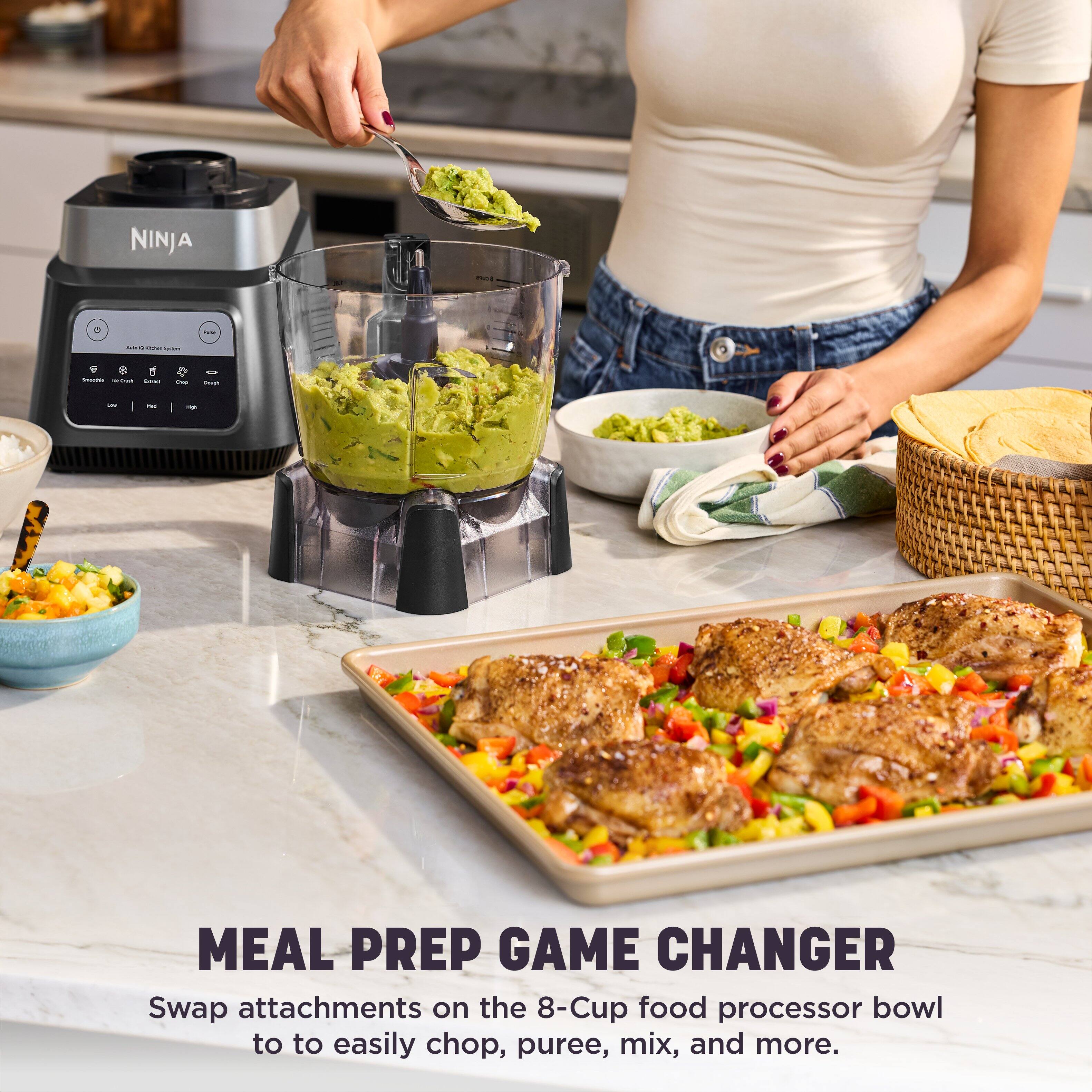 NINJA

Alle
Amedion -
9 Emcustria . CASH
: LIPACT
Che
8 Chocon
-
not
up

MEAL PREP GAME CHANGER
Swap attachments on the 8-Cup food processor bowl to easily chop, puree, mix, and more.