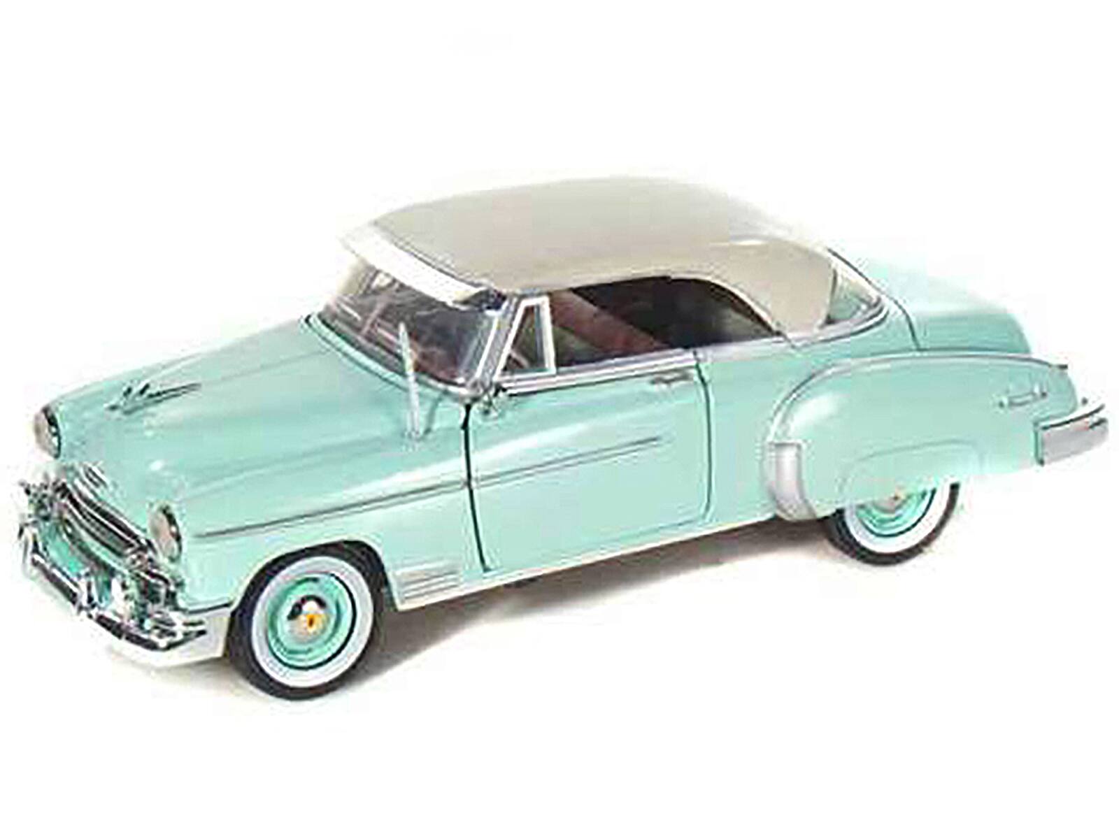 Angle. Motormax - 1950 Chevrolet Bel Air Green with Cream Top 1/24 Diecast Model Car by Motormax - Green, Cream.