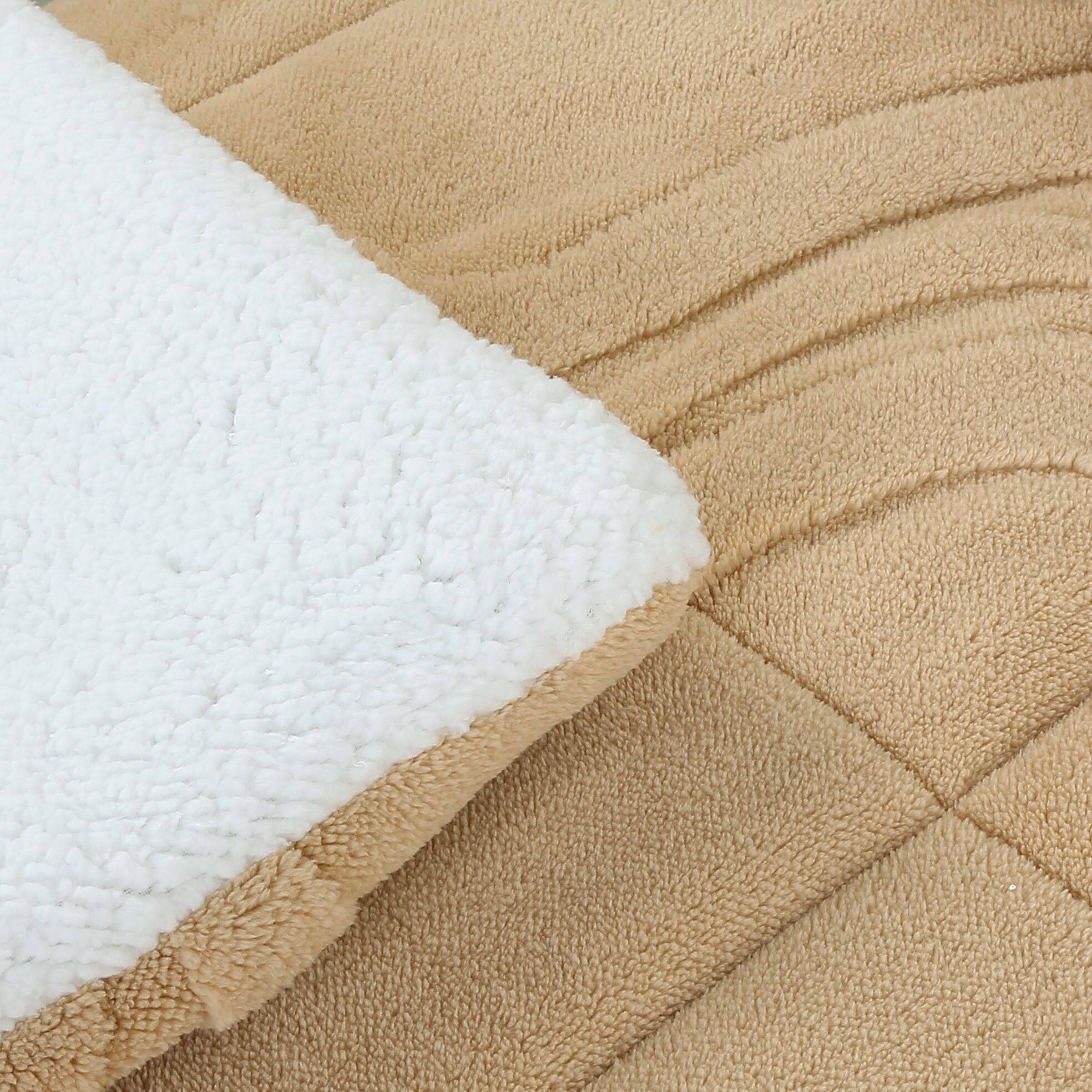 Back. MarCielo - Marcielo 3 PCS Wave Jacquard Soft Plush Comforter Set - Beige.