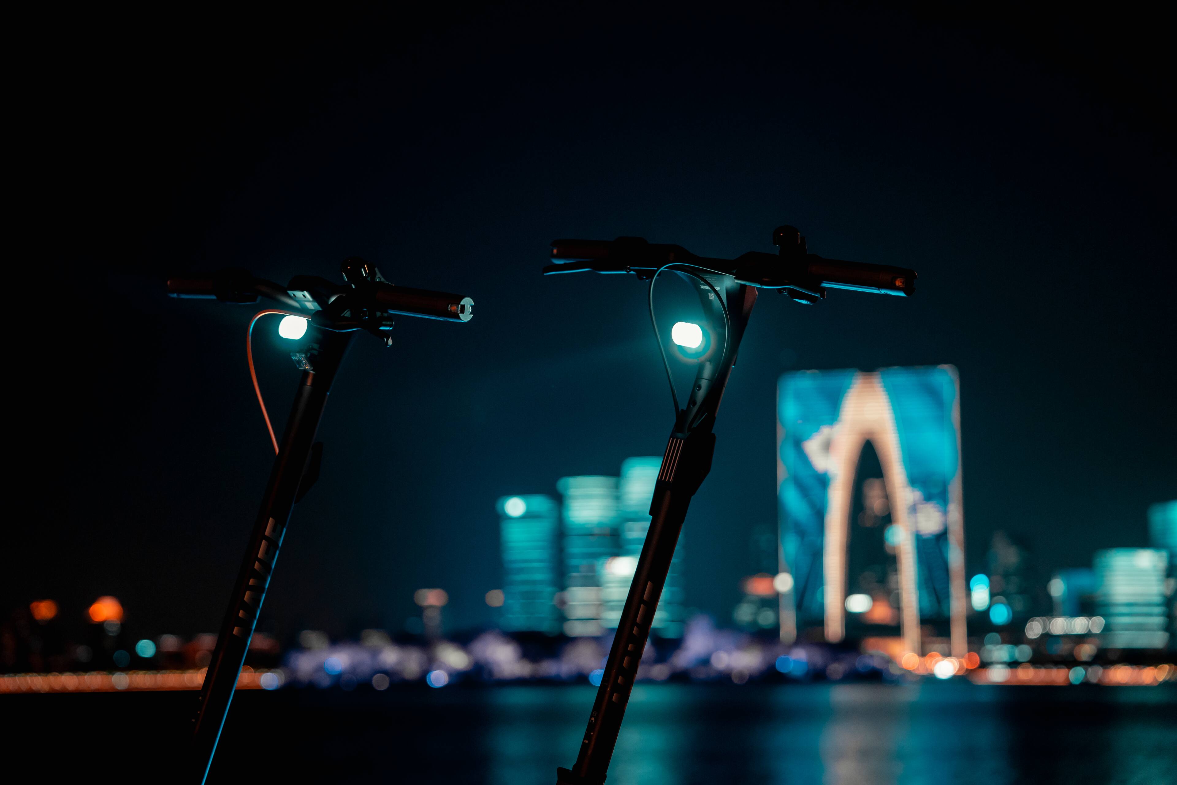 Alt View 14. NAVEE - GT3 Pro Electric Scooter w/37.3 miles Max Operating Range & 20 mph Max Speed - Black.