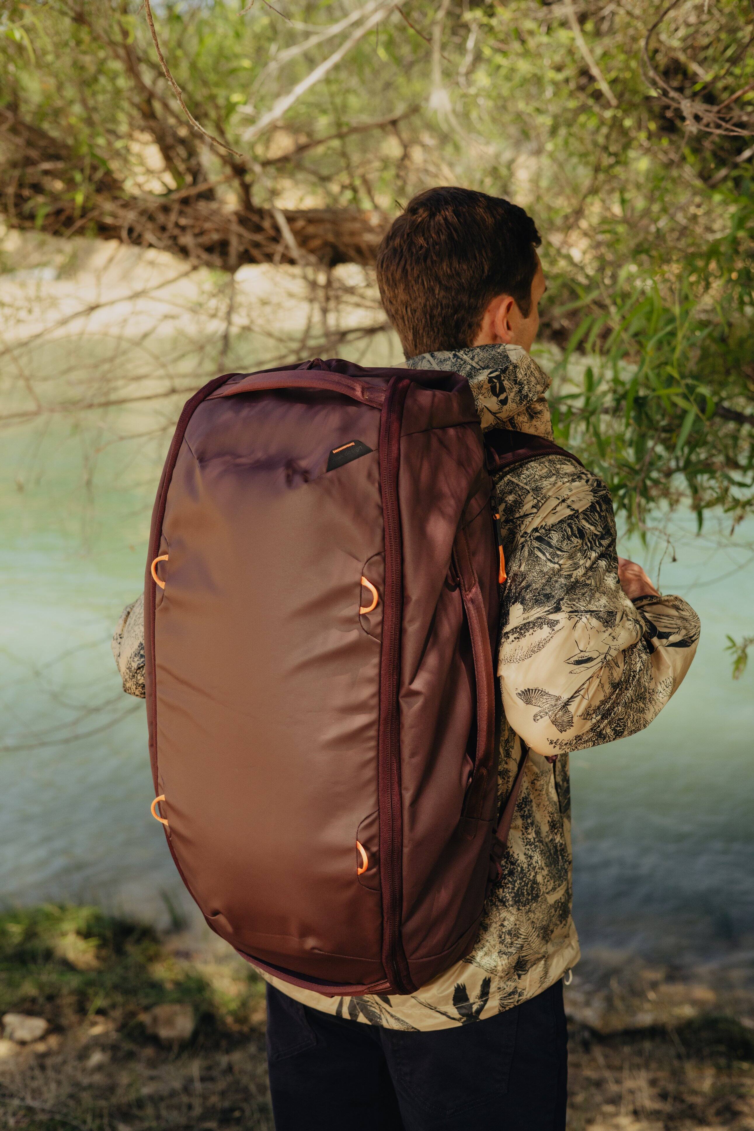 Left. Peak Design - Travel Duffelpack 65L - Eclipse.