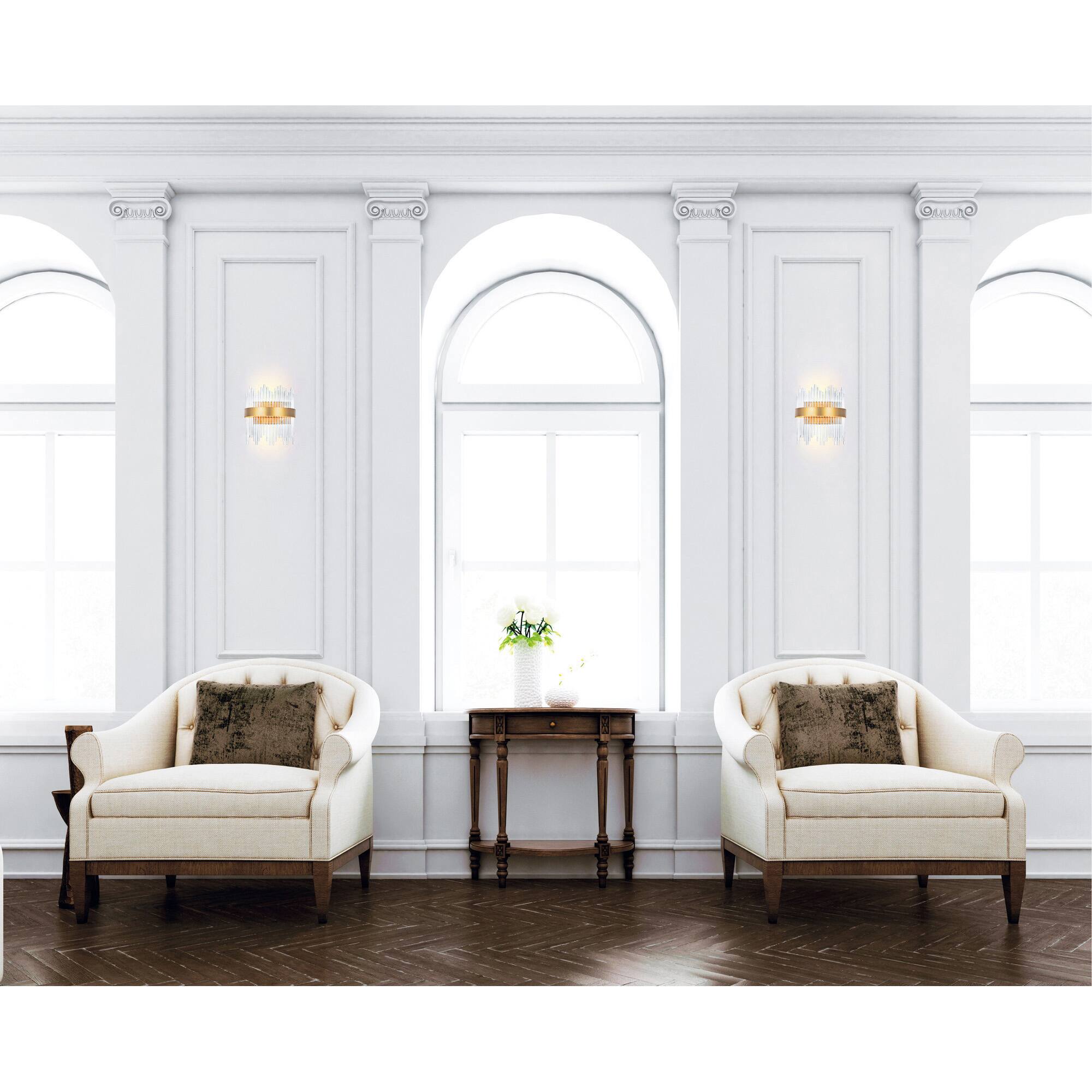 The text in the image is:

"OEJLIO O MUC OMARO"