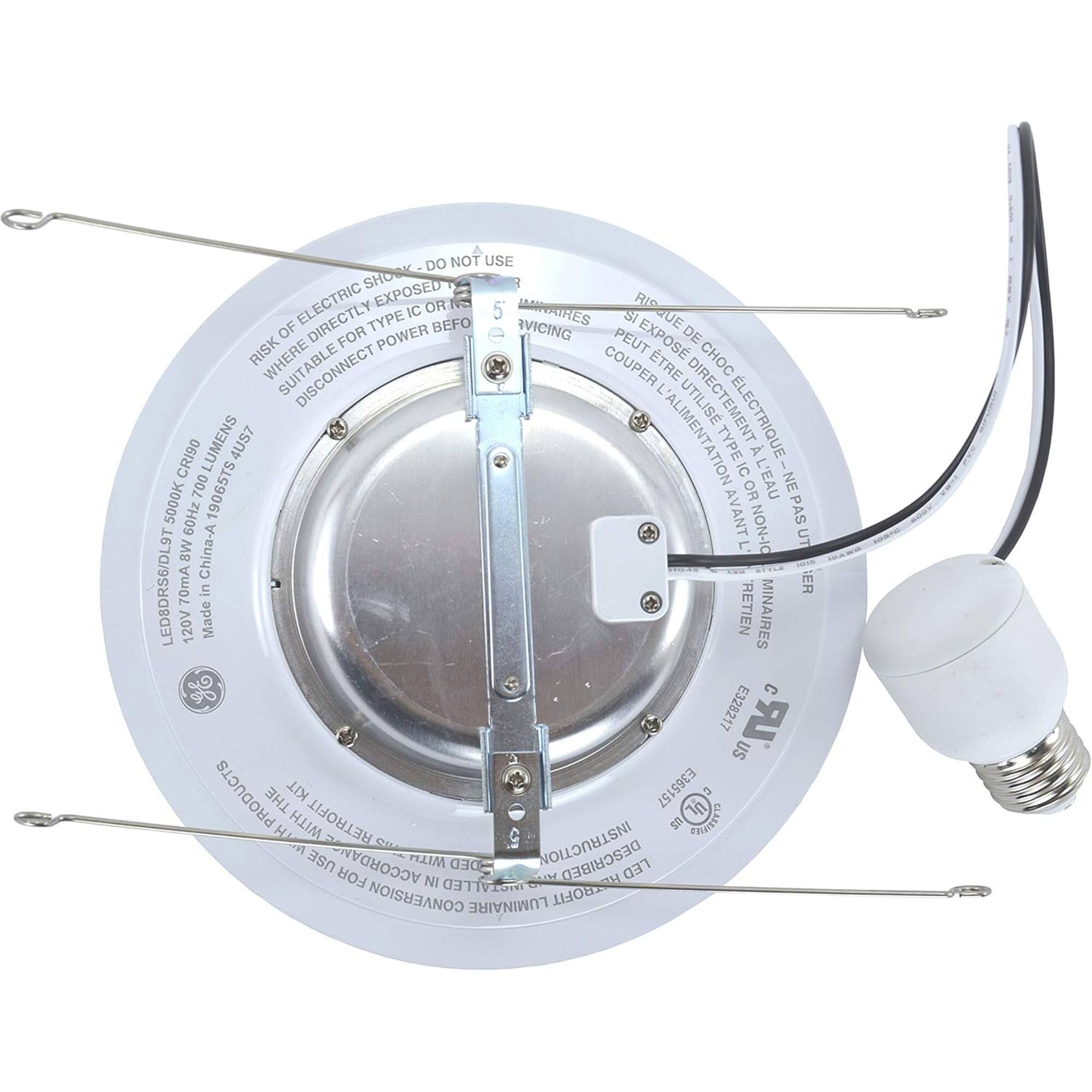 DO NOT USE  
RISK OF ELECTRIC SHOCK - DO NOT EXPOSE TO DIRECTLY  
SUITABLE FOR TYPE IC OR BEFORE DISCONNECT POWER  
SI EXPOSE À L'ÉLECTRICITÉ - NE PAS EXPOSER À L'ÉLECTRICITÉ DIRECTEMENT  
COUPER L'ALIMENTATION AVANT D'UTILISER  
RISQUE DE CHOQUÉ ÉLECTRIQUE - NE PAS EXPOSER À L'ÉLECTRICITÉ DIRECTEMENT  
DISCONNECT POWER BEFORE USE  
PEUT EXPOSER À L'ÉLECTRICITÉ - NE PAS EXPOSER À L'ÉLECTRICITÉ DIRECTEMENT  

LED8DRS6/DL9T  
120V  
700 LUMENS  
60Hz  
5000K  
8W  
70mA  
Made in China  

E328217  
E365157  

INSTRUCTION RETROFIT KIT  
CONVERSION RETROFIT KIT  
INSTRUCTION RETROFIT KIT  
CONVERSION RETROFIT KIT  

INSTRUCTION RETROFIT KIT  
CONVERSION RETROFIT KIT  
INSTRUCTION RETROFIT KIT  
CONVERSION