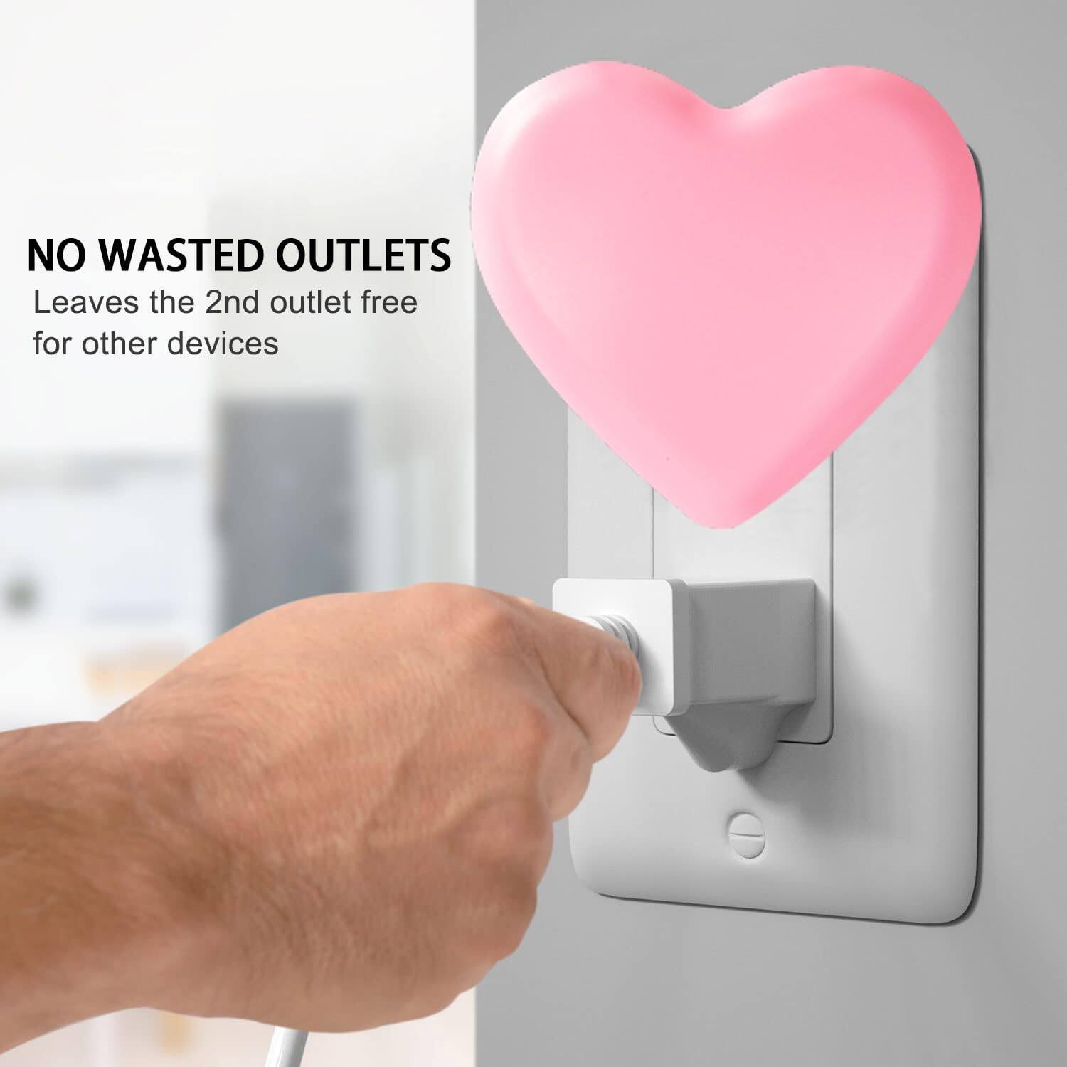 NO WASTED OUTLETS  
Leaves the 2nd outlet free for other devices