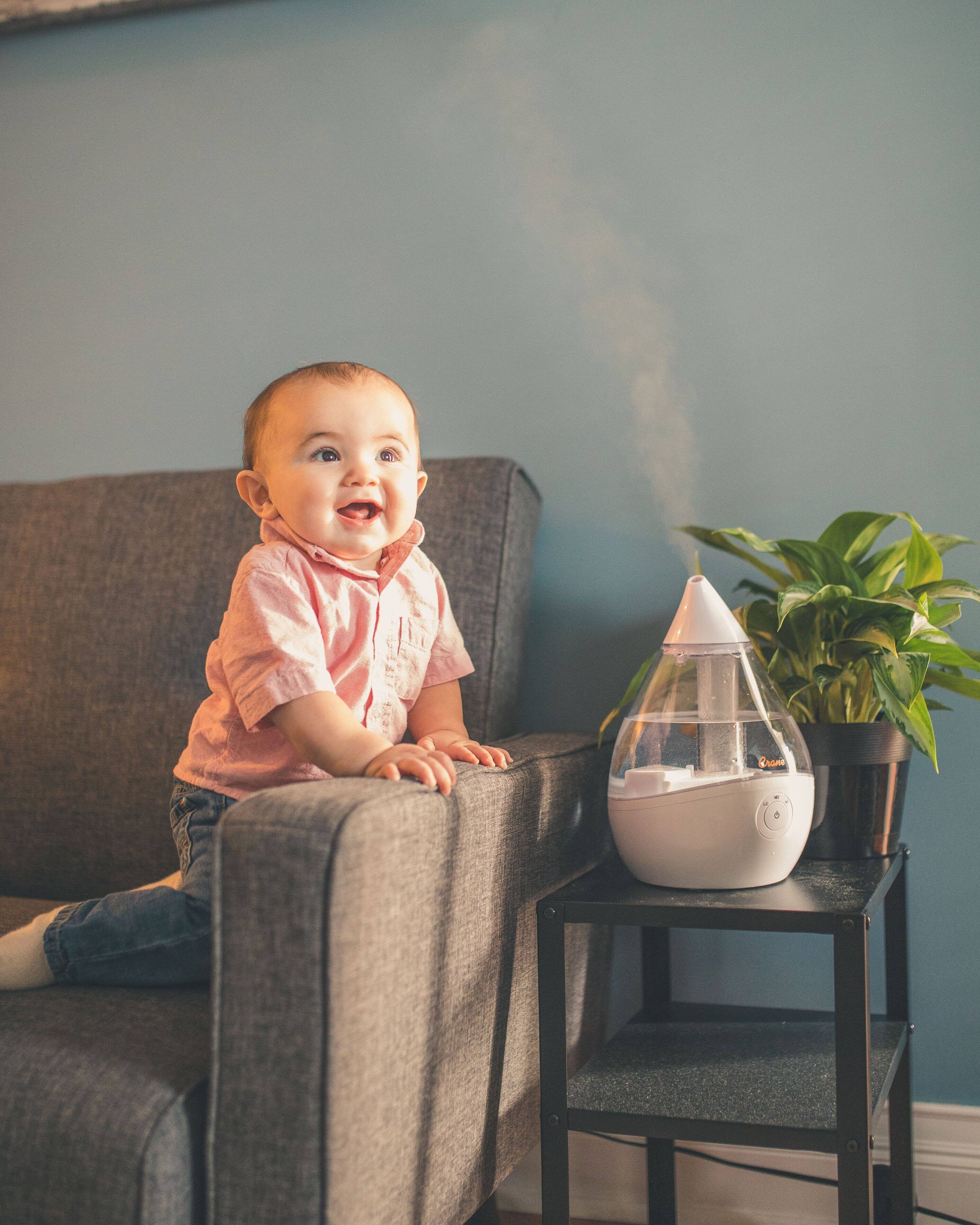 Alt View 12. CRANE - 0.5 Gal. Droplet Ultrasonic Cool Mist Humidifier - Clear/White.