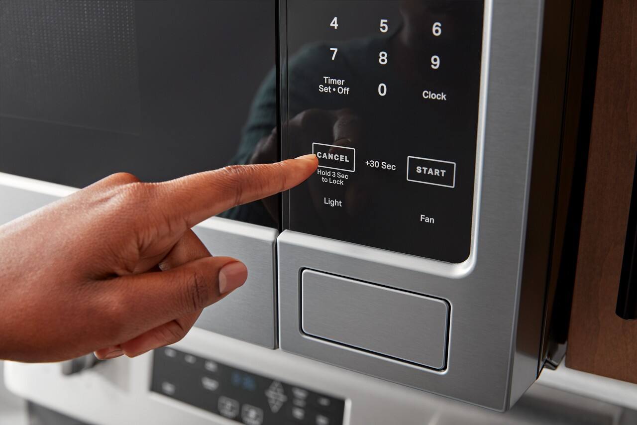 4 5 6  
7 8 9  
0  

Timer Set • Off  
Clock  

CANCEL  
Hold 3 Sec to Lock  

+30 Sec  

START  

Light  
Fan