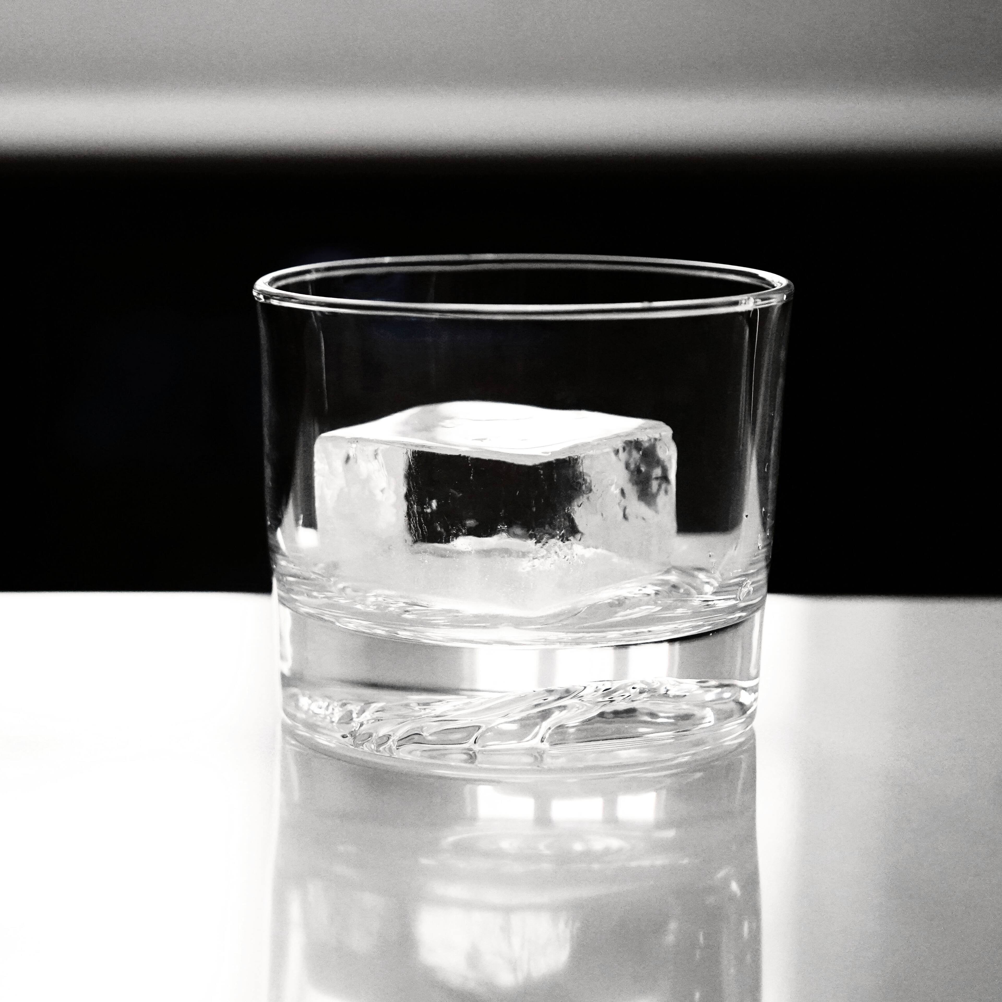 Left. U-Line - Craft Clear Ice Machine 15" Pump Reversible Hinge Integrated Solid Door with BrightShield - Custom Panel Ready.