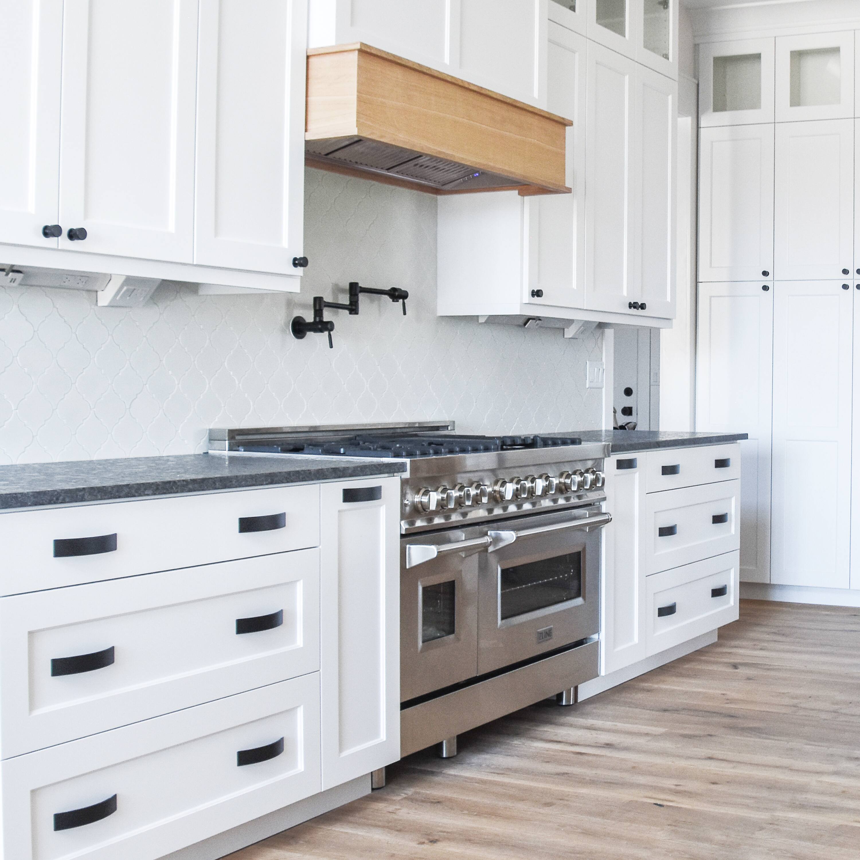 Alt View 3. ZLINE - ZLINE 46" Remote Blower Ducted Range Hood Insert in Stainless Steel (695-RD-46) - Stainless Steel.